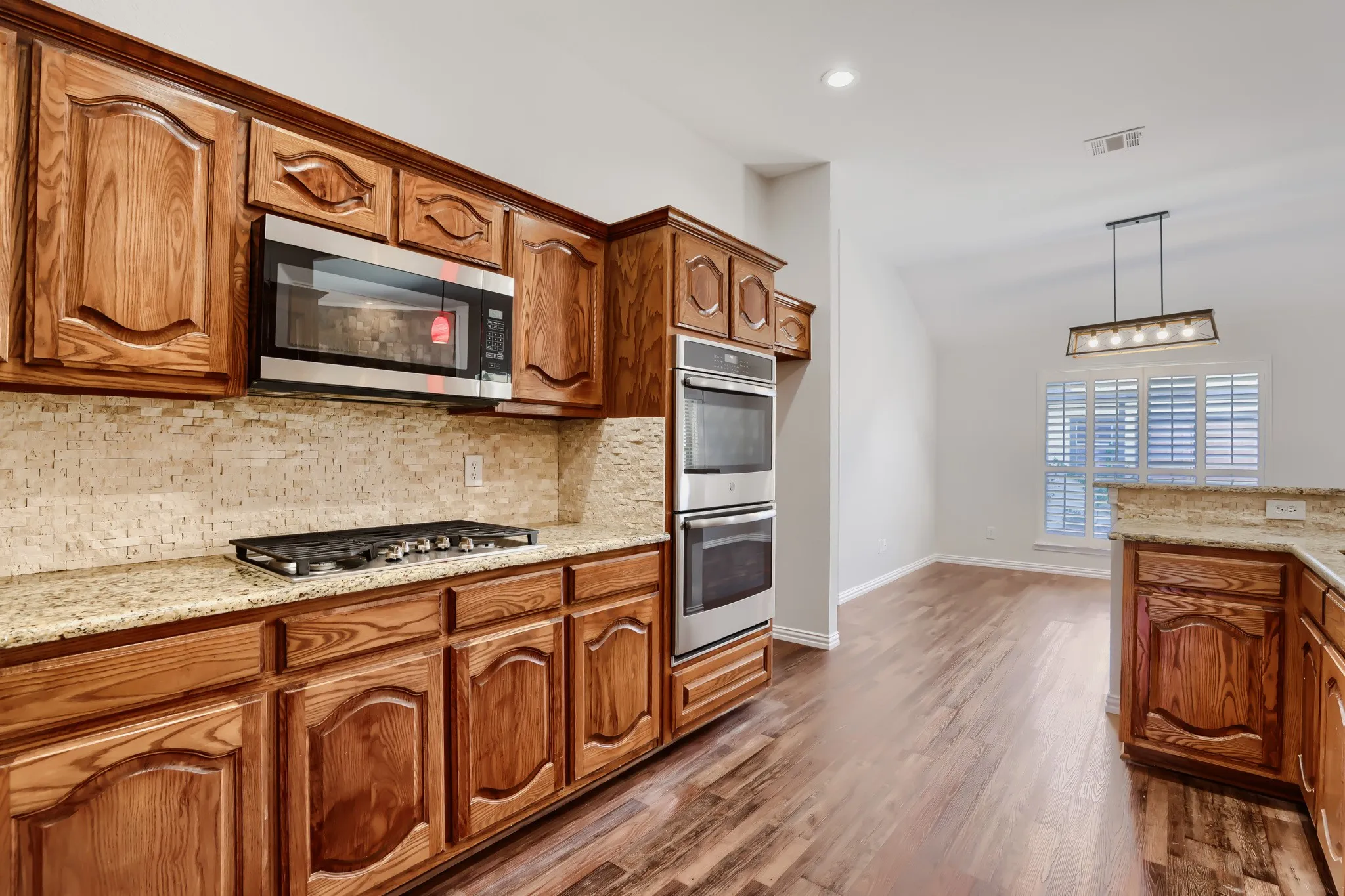 Single Family Residence For Sale in Rockwall County , 2851 Cobblestone Drive, Rockwall, Texas 75087, 3 Bedroom, 2 Bathroom, 2 Garage spaces, 1,850 Sqft, built in 2004, mls#21392547, Real Estate Agent in Rockwall, Homes For Sale in Rockwall county, Homes For Sale in Rockwall, Realtor in Rockwall Texas, Real Estate Brokerage Independent Realty Texas, Luminita Cordes Realtor