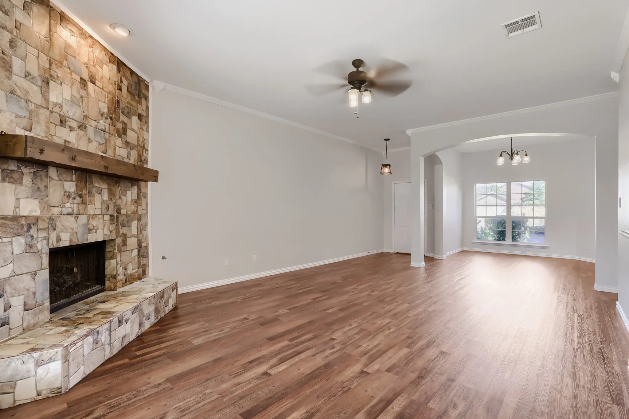 Single Family Residence For Sale in Rockwall County , 2851 Cobblestone Drive, Rockwall, Texas 75087, 3 Bedroom, 2 Bathroom, 2 Garage spaces, 1,850 Sqft, built in 2004, mls#21392547, Real Estate Agent in Rockwall, Homes For Sale in Rockwall county, Homes For Sale in Rockwall, Realtor in Rockwall Texas, Real Estate Brokerage Independent Realty Texas, Luminita Cordes Realtor