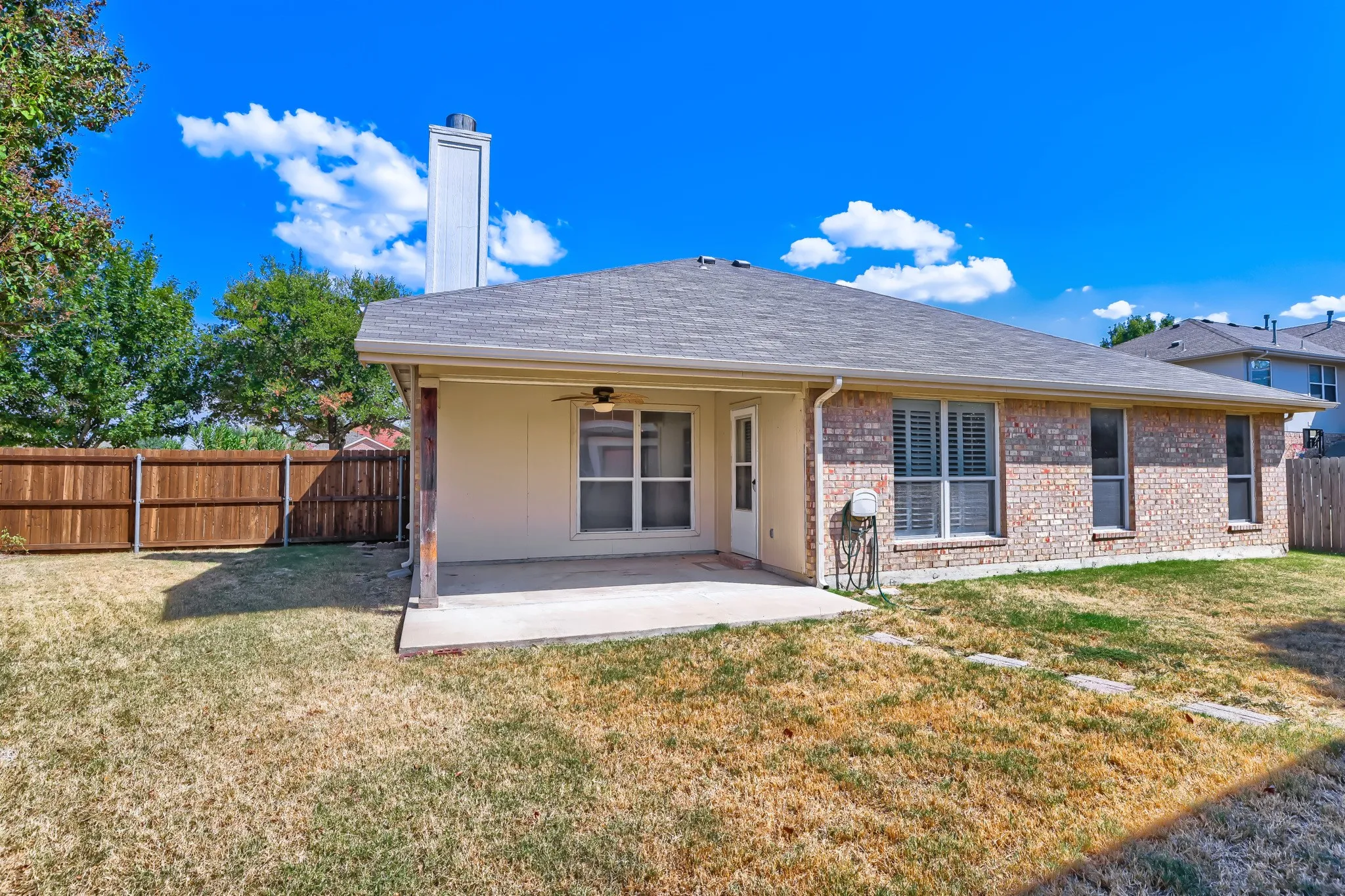 Single Family Residence For Sale in Rockwall County , 2851 Cobblestone Drive, Rockwall, Texas 75087, 3 Bedroom, 2 Bathroom, 2 Garage spaces, 1,850 Sqft, built in 2004, mls#21392547, Real Estate Agent in Rockwall, Homes For Sale in Rockwall county, Homes For Sale in Rockwall, Realtor in Rockwall Texas, Real Estate Brokerage Independent Realty Texas, Luminita Cordes Realtor
