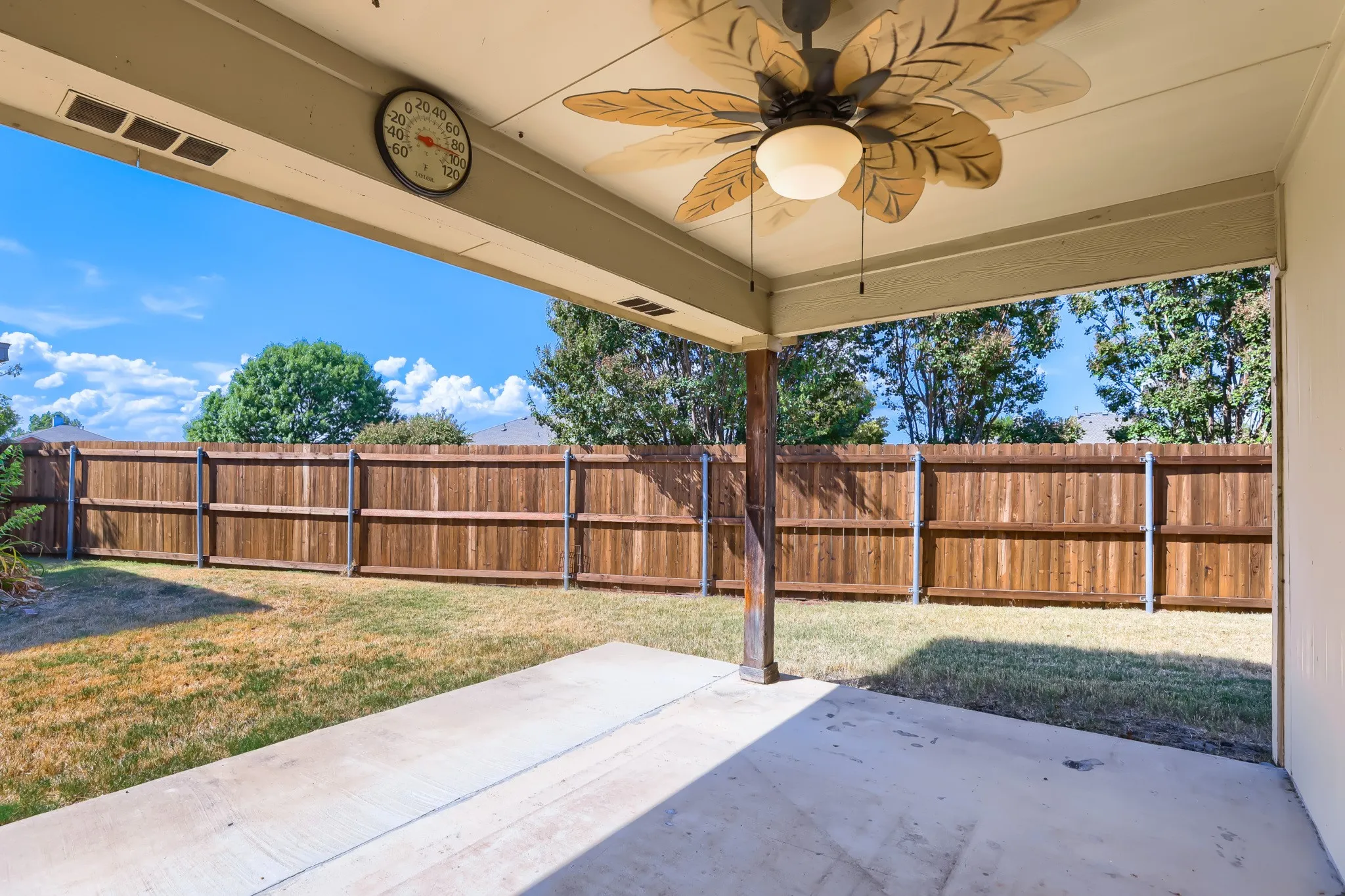 Single Family Residence For Sale in Rockwall County , 2851 Cobblestone Drive, Rockwall, Texas 75087, 3 Bedroom, 2 Bathroom, 2 Garage spaces, 1,850 Sqft, built in 2004, mls#21392547, Real Estate Agent in Rockwall, Homes For Sale in Rockwall county, Homes For Sale in Rockwall, Realtor in Rockwall Texas, Real Estate Brokerage Independent Realty Texas, Luminita Cordes Realtor