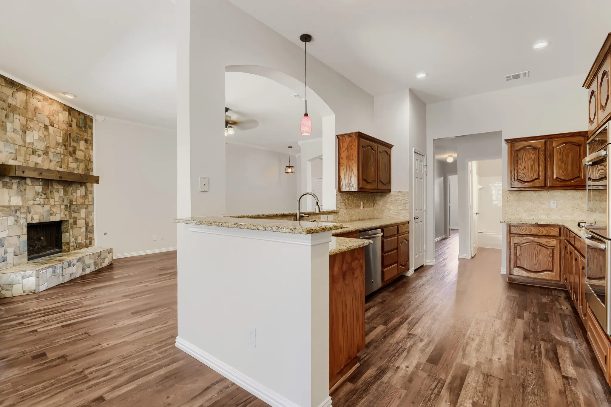 Single Family Residence For Sale in Rockwall County , 2851 Cobblestone Drive, Rockwall, Texas 75087, 3 Bedroom, 2 Bathroom, 2 Garage spaces, 1,850 Sqft, built in 2004, mls#21392547, Real Estate Agent in Rockwall, Homes For Sale in Rockwall county, Homes For Sale in Rockwall, Realtor in Rockwall Texas, Real Estate Brokerage Independent Realty Texas, Luminita Cordes Realtor