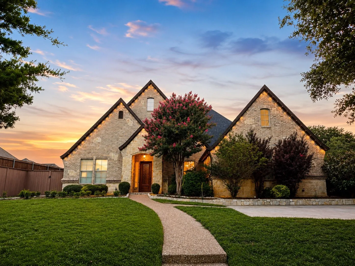 Single Family Residence For Sale in Tarrant County , 7603 Douglas LANE, North Richland Hills, Texas 76182, 5 Bedroom, 4 Bathroom, 3 Garage spaces, 3,994 Sqft, built in 2004, mls#21393409, Real Estate Agent in North Richland Hills, Homes For Sale in Tarrant county, Homes For Sale in North Richland Hills, Realtor in North Richland Hills Texas, Real Estate Brokerage Independent Realty Texas, Luminita Cordes Realtor