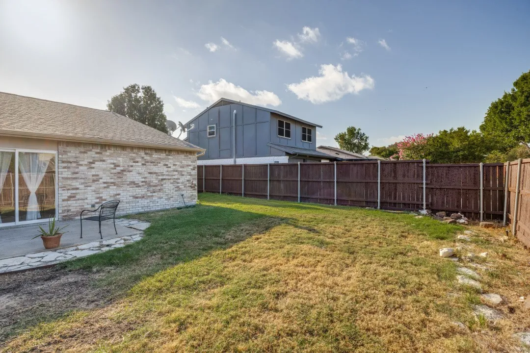 Single Family Residence For Sale in Dallas County , 1107 Elk Grove Drive, Richardson, Texas 75081, 3 Bedroom, 2 Bathroom, 2 Garage spaces, 1,427 Sqft, built in 1978, mls#21394589, Real Estate Agent in Richardson, Homes For Sale in Dallas county, Homes For Sale in Richardson, Realtor in Richardson Texas, Real Estate Brokerage Independent Realty Texas, Luminita Cordes Realtor