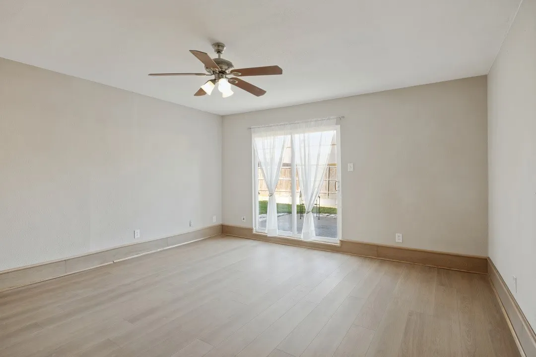 Single Family Residence For Sale in Dallas County , 1107 Elk Grove Drive, Richardson, Texas 75081, 3 Bedroom, 2 Bathroom, 2 Garage spaces, 1,427 Sqft, built in 1978, mls#21394589, Real Estate Agent in Richardson, Homes For Sale in Dallas county, Homes For Sale in Richardson, Realtor in Richardson Texas, Real Estate Brokerage Independent Realty Texas, Luminita Cordes Realtor