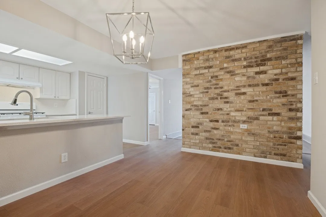Single Family Residence For Sale in Dallas County , 1107 Elk Grove Drive, Richardson, Texas 75081, 3 Bedroom, 2 Bathroom, 2 Garage spaces, 1,427 Sqft, built in 1978, mls#21394589, Real Estate Agent in Richardson, Homes For Sale in Dallas county, Homes For Sale in Richardson, Realtor in Richardson Texas, Real Estate Brokerage Independent Realty Texas, Luminita Cordes Realtor