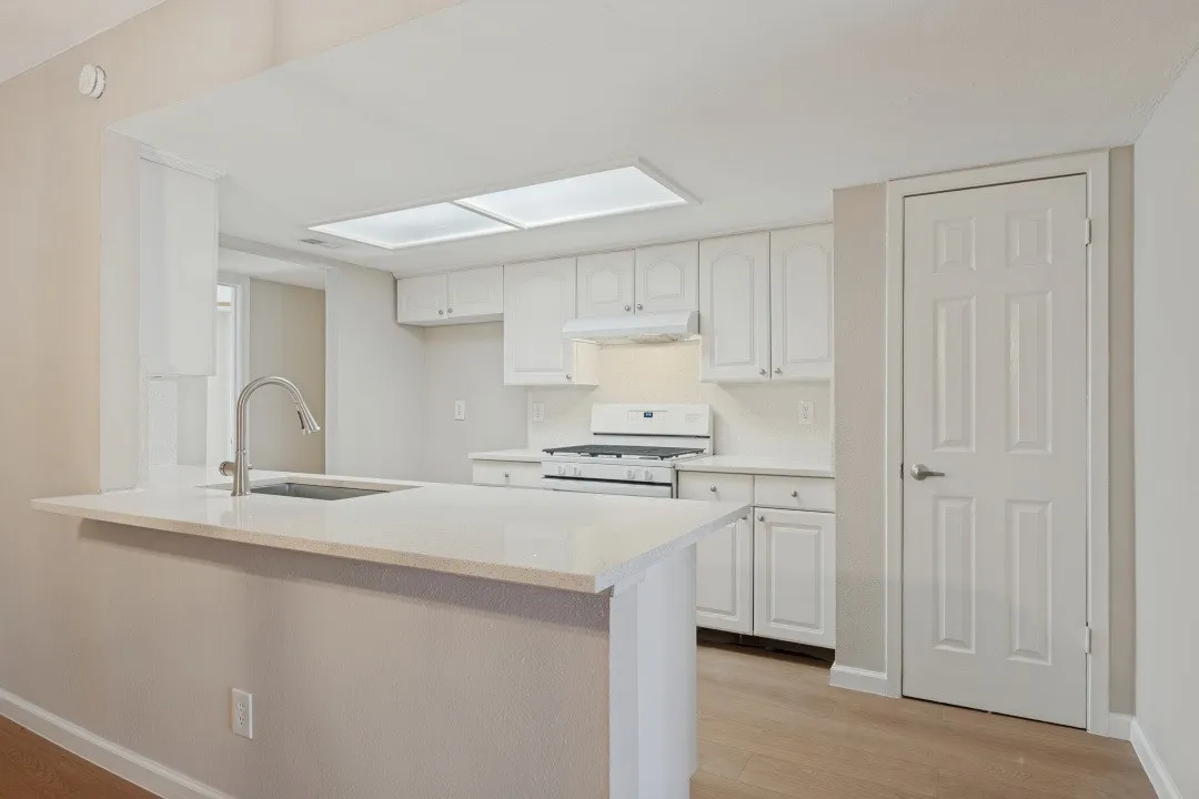 Single Family Residence For Sale in Dallas County , 1107 Elk Grove Drive, Richardson, Texas 75081, 3 Bedroom, 2 Bathroom, 2 Garage spaces, 1,427 Sqft, built in 1978, mls#21394589, Real Estate Agent in Richardson, Homes For Sale in Dallas county, Homes For Sale in Richardson, Realtor in Richardson Texas, Real Estate Brokerage Independent Realty Texas, Luminita Cordes Realtor