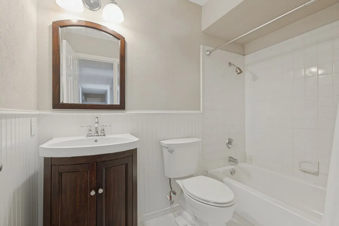 Single Family Residence For Sale in Dallas County , 1107 Elk Grove Drive, Richardson, Texas 75081, 3 Bedroom, 2 Bathroom, 2 Garage spaces, 1,427 Sqft, built in 1978, mls#21394589, Real Estate Agent in Richardson, Homes For Sale in Dallas county, Homes For Sale in Richardson, Realtor in Richardson Texas, Real Estate Brokerage Independent Realty Texas, Luminita Cordes Realtor