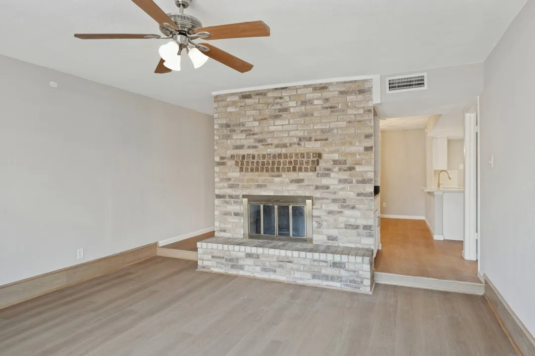 Single Family Residence For Sale in Dallas County , 1107 Elk Grove Drive, Richardson, Texas 75081, 3 Bedroom, 2 Bathroom, 2 Garage spaces, 1,427 Sqft, built in 1978, mls#21394589, Real Estate Agent in Richardson, Homes For Sale in Dallas county, Homes For Sale in Richardson, Realtor in Richardson Texas, Real Estate Brokerage Independent Realty Texas, Luminita Cordes Realtor