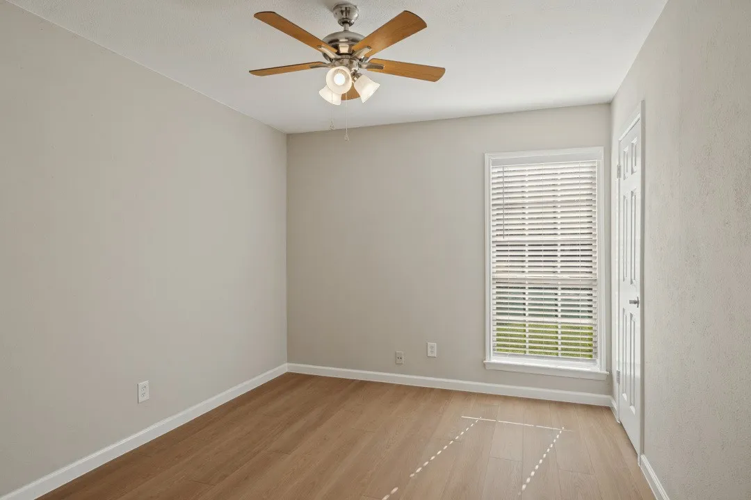 Single Family Residence For Sale in Dallas County , 1107 Elk Grove Drive, Richardson, Texas 75081, 3 Bedroom, 2 Bathroom, 2 Garage spaces, 1,427 Sqft, built in 1978, mls#21394589, Real Estate Agent in Richardson, Homes For Sale in Dallas county, Homes For Sale in Richardson, Realtor in Richardson Texas, Real Estate Brokerage Independent Realty Texas, Luminita Cordes Realtor