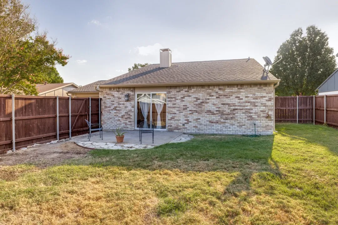 Single Family Residence For Sale in Dallas County , 1107 Elk Grove Drive, Richardson, Texas 75081, 3 Bedroom, 2 Bathroom, 2 Garage spaces, 1,427 Sqft, built in 1978, mls#21394589, Real Estate Agent in Richardson, Homes For Sale in Dallas county, Homes For Sale in Richardson, Realtor in Richardson Texas, Real Estate Brokerage Independent Realty Texas, Luminita Cordes Realtor