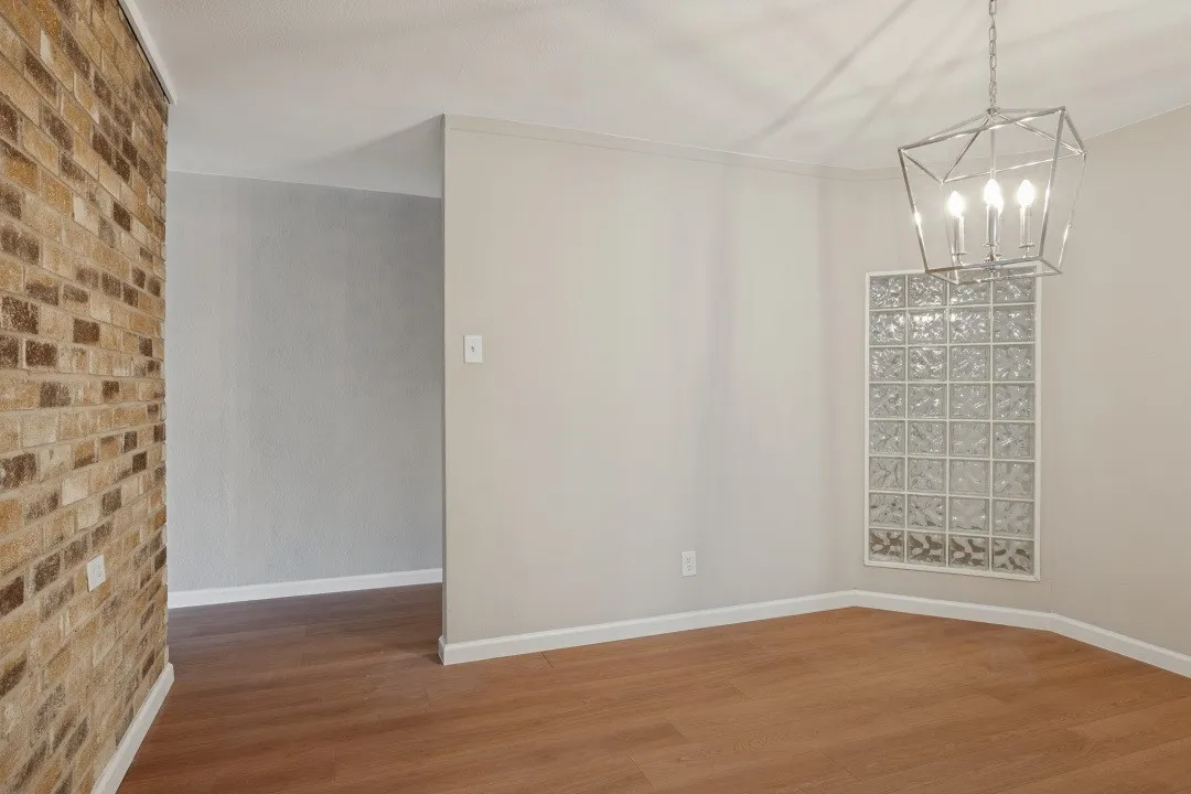 Single Family Residence For Sale in Dallas County , 1107 Elk Grove Drive, Richardson, Texas 75081, 3 Bedroom, 2 Bathroom, 2 Garage spaces, 1,427 Sqft, built in 1978, mls#21394589, Real Estate Agent in Richardson, Homes For Sale in Dallas county, Homes For Sale in Richardson, Realtor in Richardson Texas, Real Estate Brokerage Independent Realty Texas, Luminita Cordes Realtor