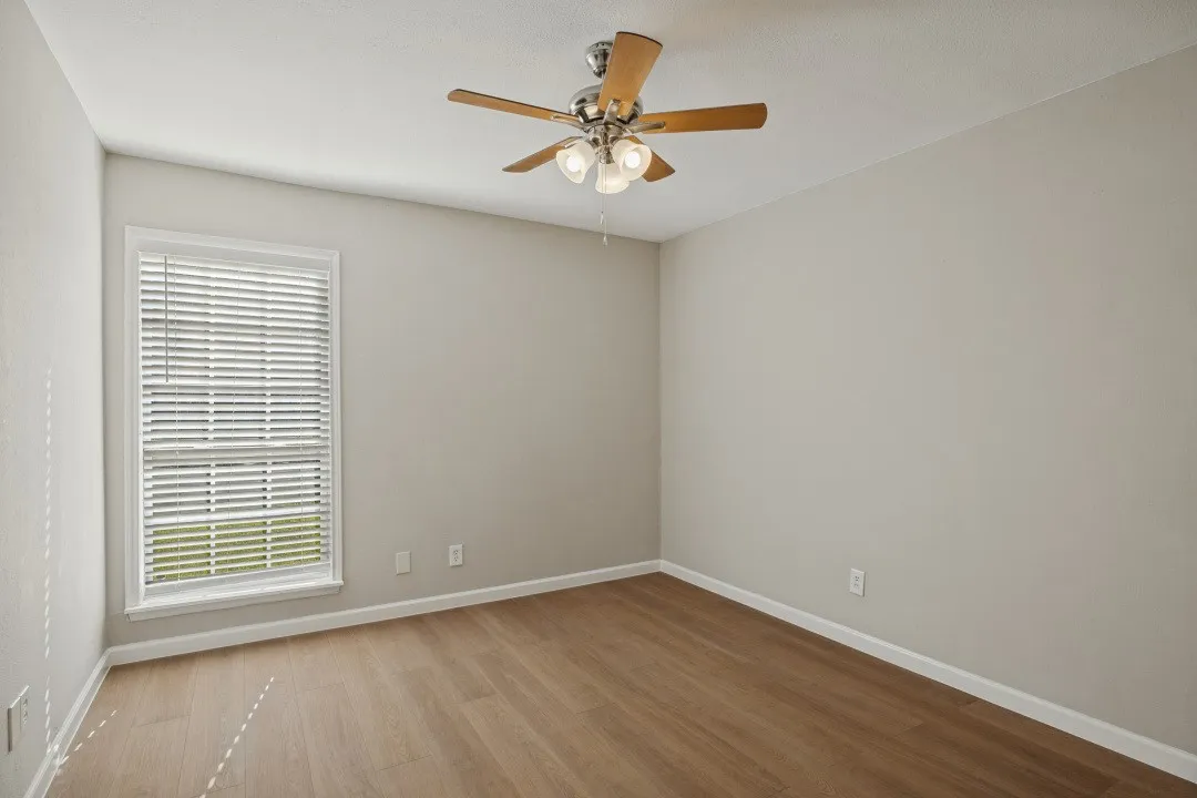 Single Family Residence For Sale in Dallas County , 1107 Elk Grove Drive, Richardson, Texas 75081, 3 Bedroom, 2 Bathroom, 2 Garage spaces, 1,427 Sqft, built in 1978, mls#21394589, Real Estate Agent in Richardson, Homes For Sale in Dallas county, Homes For Sale in Richardson, Realtor in Richardson Texas, Real Estate Brokerage Independent Realty Texas, Luminita Cordes Realtor