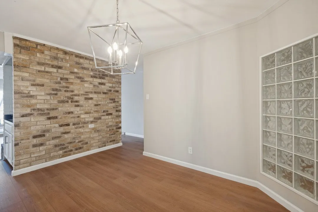 Single Family Residence For Sale in Dallas County , 1107 Elk Grove Drive, Richardson, Texas 75081, 3 Bedroom, 2 Bathroom, 2 Garage spaces, 1,427 Sqft, built in 1978, mls#21394589, Real Estate Agent in Richardson, Homes For Sale in Dallas county, Homes For Sale in Richardson, Realtor in Richardson Texas, Real Estate Brokerage Independent Realty Texas, Luminita Cordes Realtor