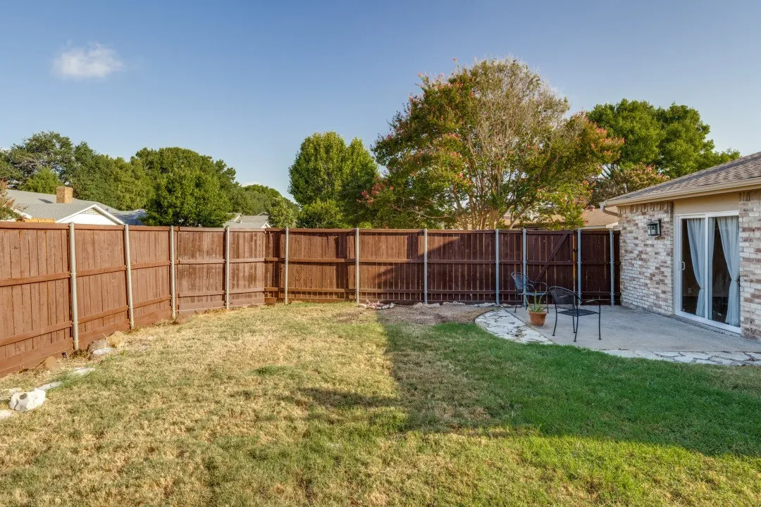 Single Family Residence For Sale in Dallas County , 1107 Elk Grove Drive, Richardson, Texas 75081, 3 Bedroom, 2 Bathroom, 2 Garage spaces, 1,427 Sqft, built in 1978, mls#21394589, Real Estate Agent in Richardson, Homes For Sale in Dallas county, Homes For Sale in Richardson, Realtor in Richardson Texas, Real Estate Brokerage Independent Realty Texas, Luminita Cordes Realtor