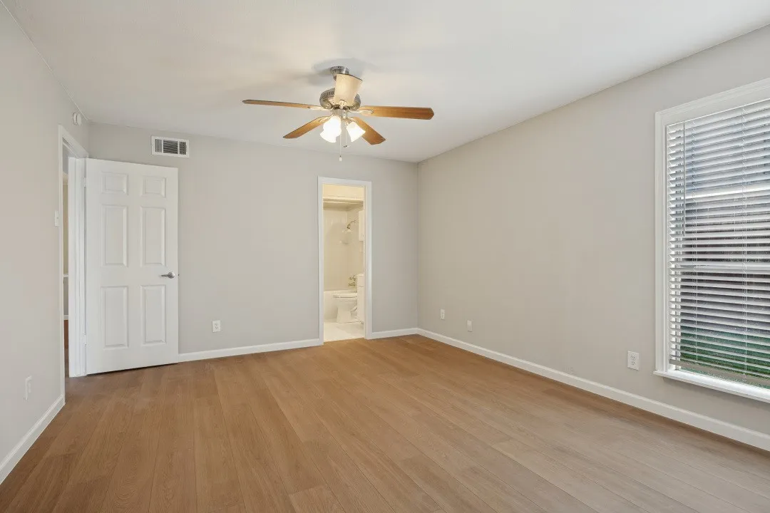 Single Family Residence For Sale in Dallas County , 1107 Elk Grove Drive, Richardson, Texas 75081, 3 Bedroom, 2 Bathroom, 2 Garage spaces, 1,427 Sqft, built in 1978, mls#21394589, Real Estate Agent in Richardson, Homes For Sale in Dallas county, Homes For Sale in Richardson, Realtor in Richardson Texas, Real Estate Brokerage Independent Realty Texas, Luminita Cordes Realtor