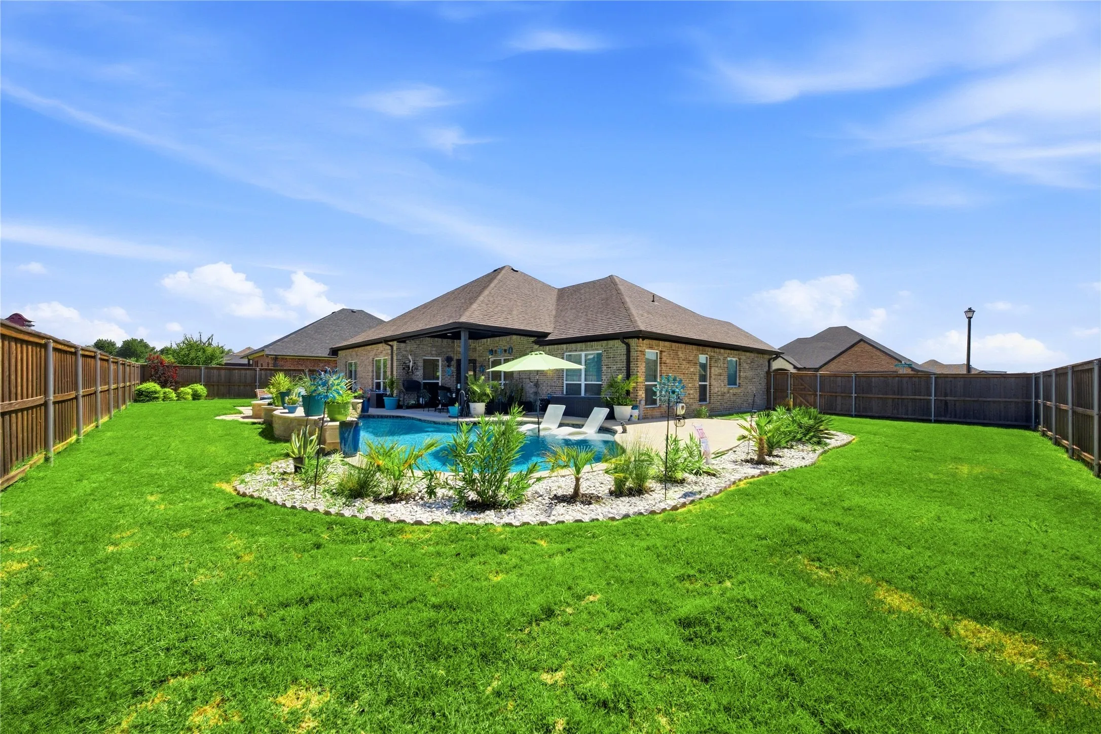 Single Family Residence For Sale in Kaufman County , 732 Coblestone Circle, Mabank, Texas 75147, 4 Bedroom, 2 Bathroom, 2 Garage spaces, 1,925 Sqft, built in 2022, mls#21393268, Real Estate Agent in Mabank, Homes For Sale in Kaufman county, Homes For Sale in Mabank, Realtor in Mabank Texas, Real Estate Brokerage Independent Realty Texas, Luminita Cordes Realtor