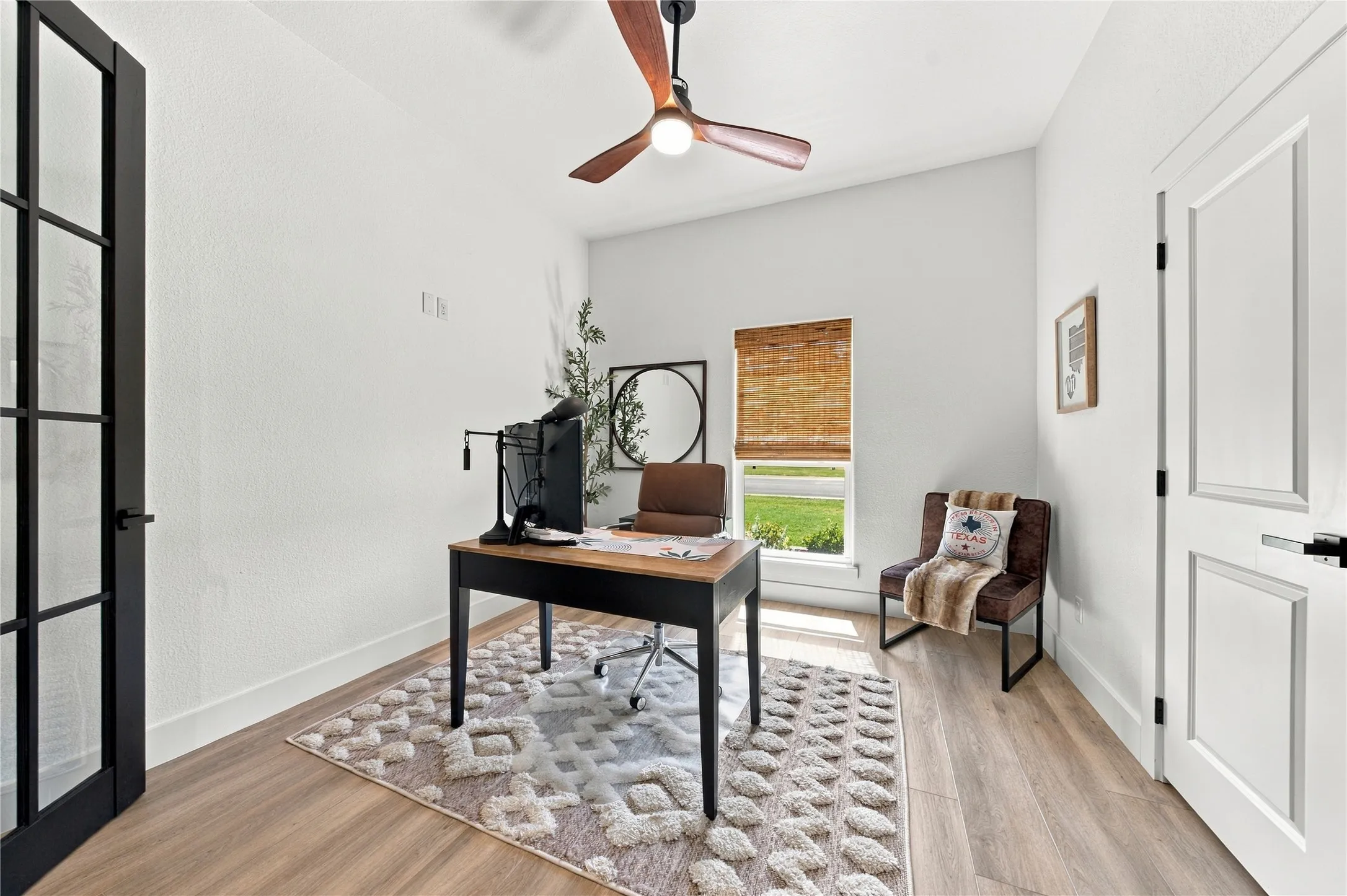 Single Family Residence For Sale in Kaufman County , 732 Coblestone Circle, Mabank, Texas 75147, 4 Bedroom, 2 Bathroom, 2 Garage spaces, 1,925 Sqft, built in 2022, mls#21393268, Real Estate Agent in Mabank, Homes For Sale in Kaufman county, Homes For Sale in Mabank, Realtor in Mabank Texas, Real Estate Brokerage Independent Realty Texas, Luminita Cordes Realtor