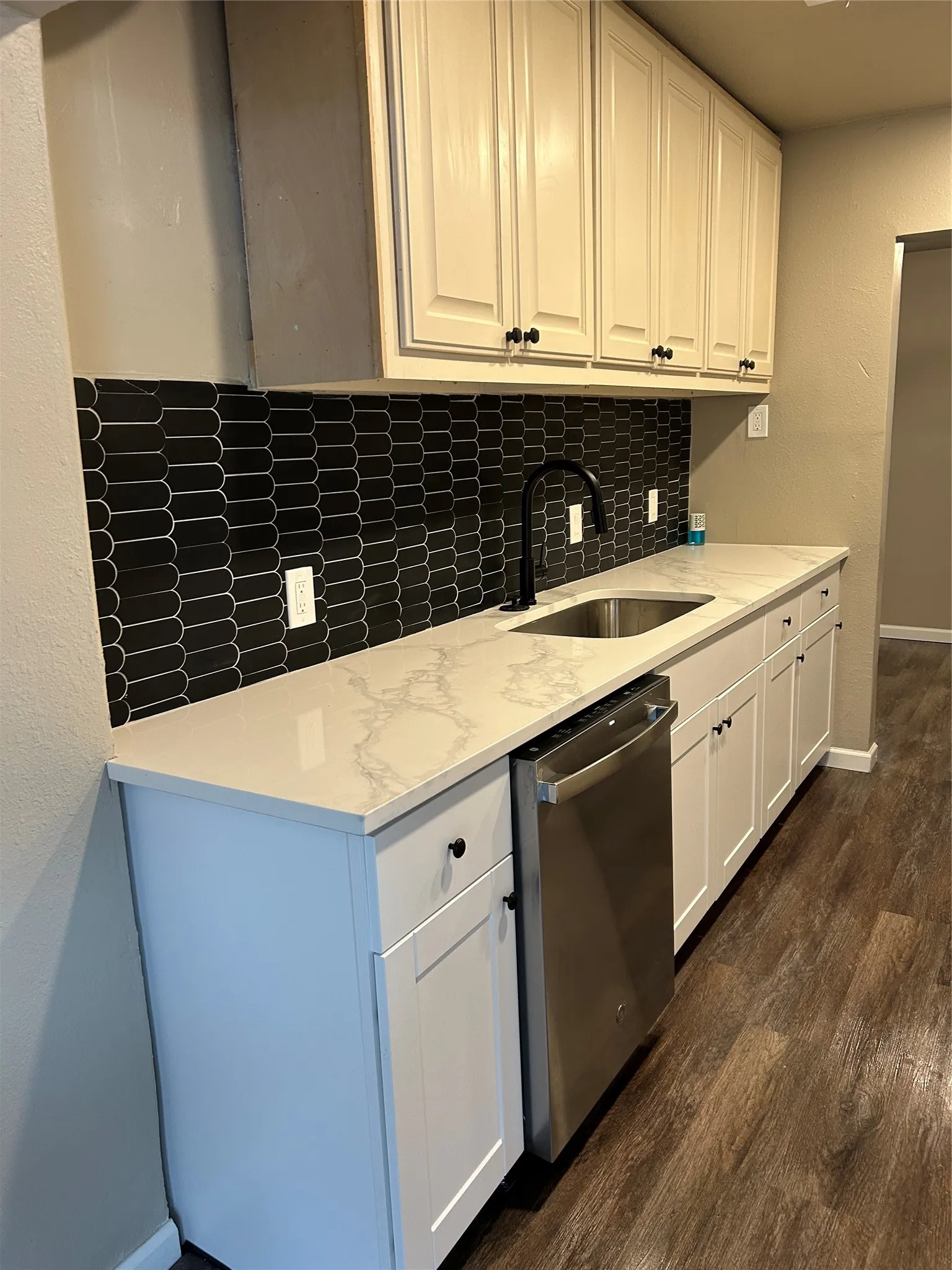 Single Family Residence For Rent in Dallas County , 3551 Cortez Drive, Dallas, Texas 75220, 3 Bedroom, 2 Bathroom, Garage spaces, 980 Sqft, built in 1946, mls#21394600, Real Estate Agent in Dallas, Homes For Rent in Dallas county, Homes For Rent in Dallas, Realtor in Dallas Texas, Real Estate Brokerage Independent Realty Texas, Luminita Cordes Realtor