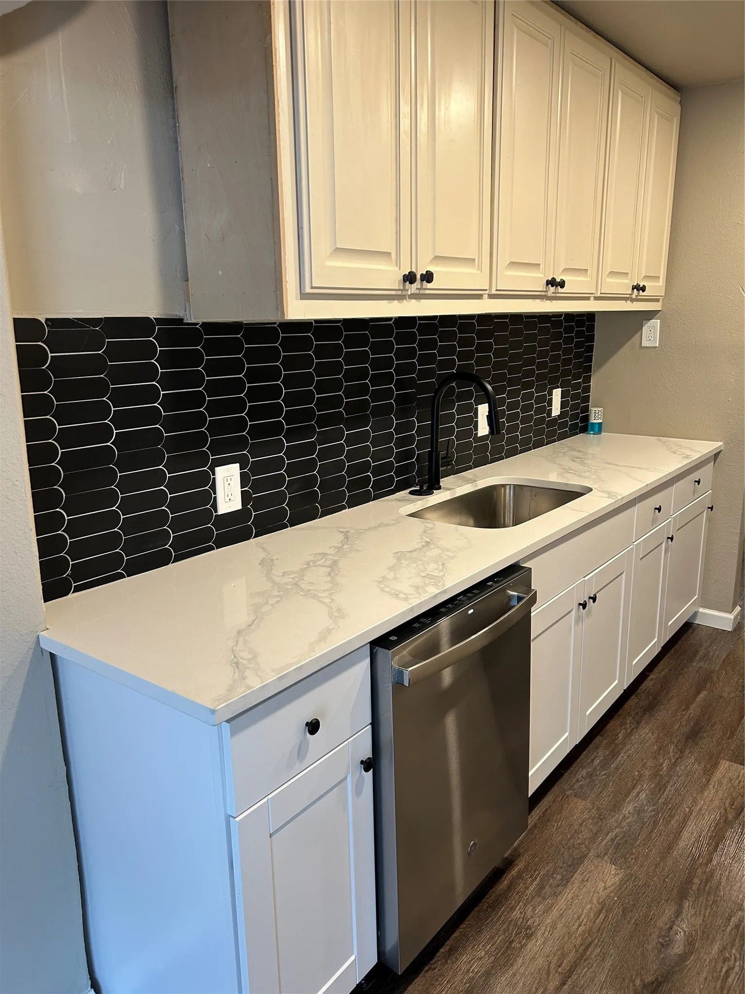 Single Family Residence For Rent in Dallas County , 3551 Cortez Drive, Dallas, Texas 75220, 3 Bedroom, 2 Bathroom, Garage spaces, 980 Sqft, built in 1946, mls#21394600, Real Estate Agent in Dallas, Homes For Rent in Dallas county, Homes For Rent in Dallas, Realtor in Dallas Texas, Real Estate Brokerage Independent Realty Texas, Luminita Cordes Realtor