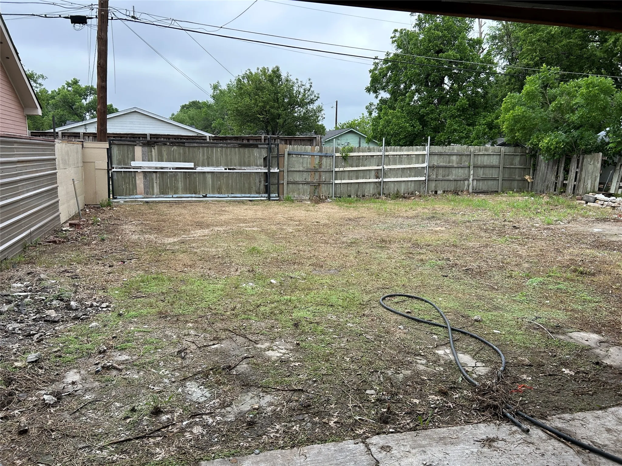 Single Family Residence For Rent in Dallas County , 3551 Cortez Drive, Dallas, Texas 75220, 3 Bedroom, 2 Bathroom, Garage spaces, 980 Sqft, built in 1946, mls#21394600, Real Estate Agent in Dallas, Homes For Rent in Dallas county, Homes For Rent in Dallas, Realtor in Dallas Texas, Real Estate Brokerage Independent Realty Texas, Luminita Cordes Realtor