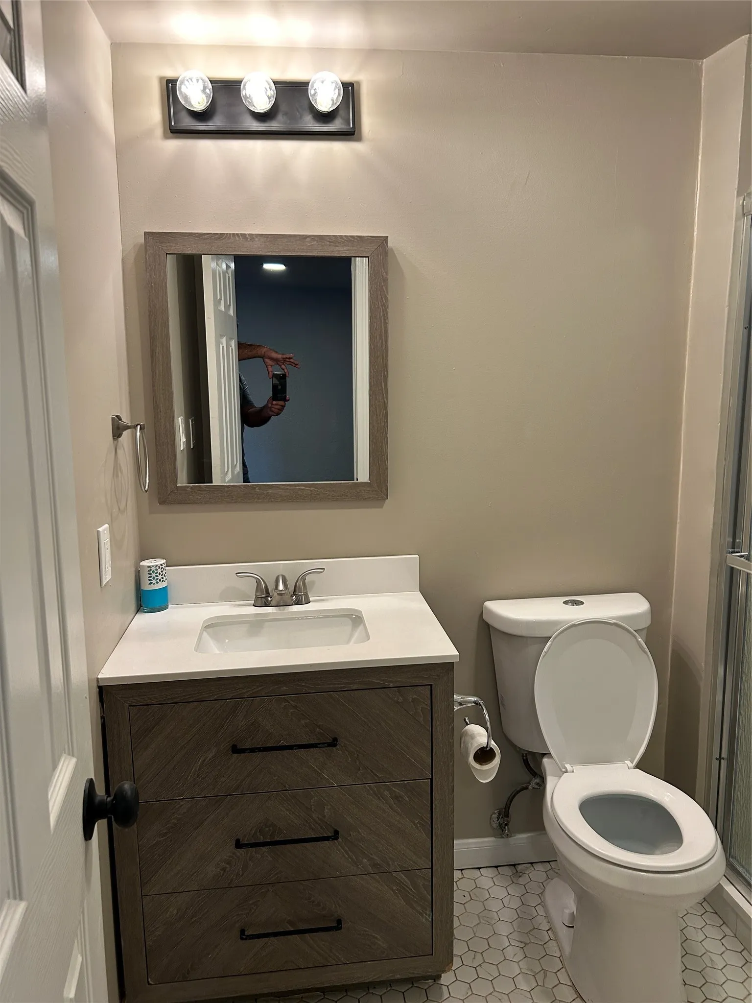 Single Family Residence For Rent in Dallas County , 3551 Cortez Drive, Dallas, Texas 75220, 3 Bedroom, 2 Bathroom, Garage spaces, 980 Sqft, built in 1946, mls#21394600, Real Estate Agent in Dallas, Homes For Rent in Dallas county, Homes For Rent in Dallas, Realtor in Dallas Texas, Real Estate Brokerage Independent Realty Texas, Luminita Cordes Realtor