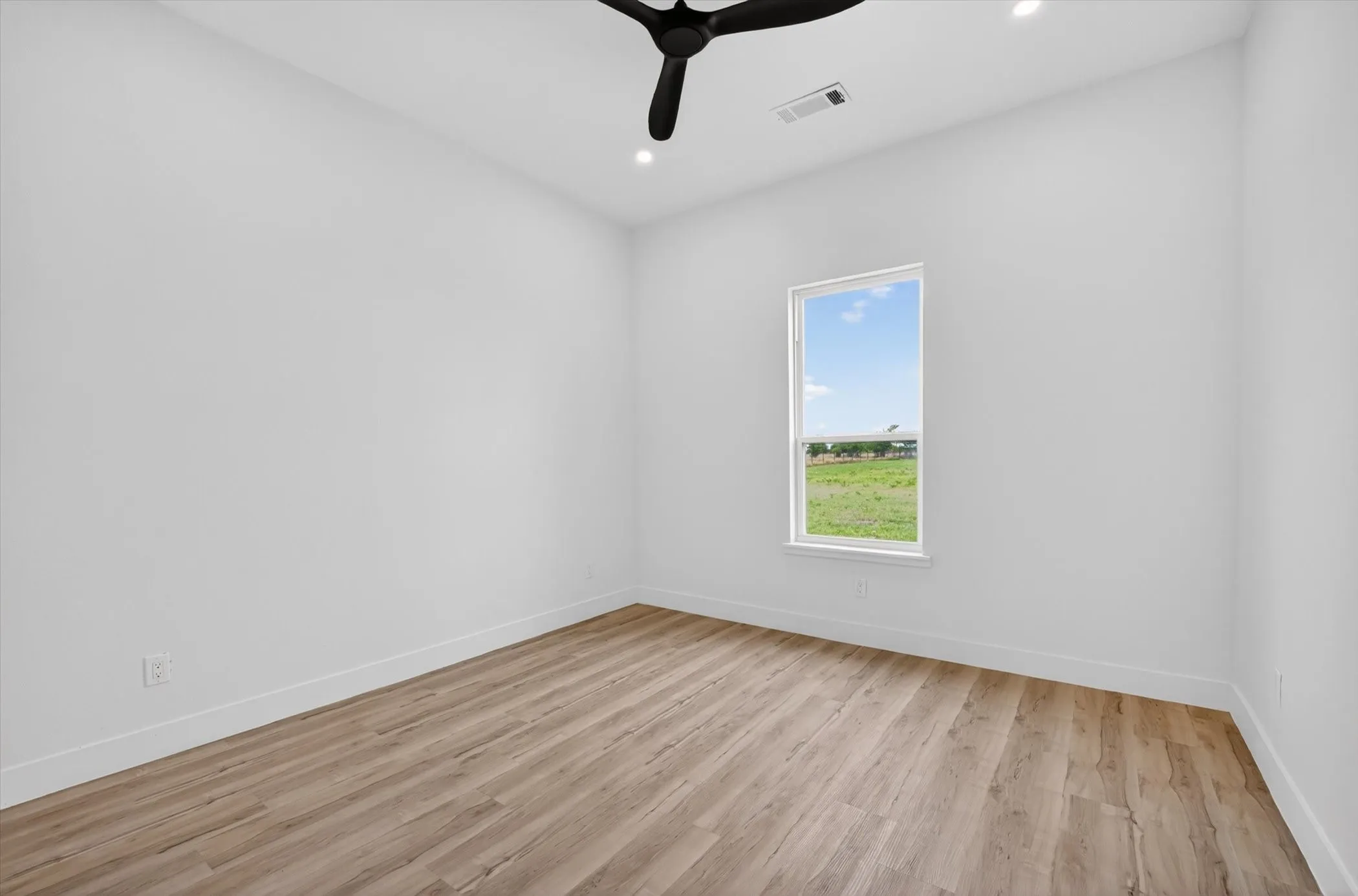 Single Family Residence For Sale in Hunt County , 4318 County Road 1088, Celeste, Texas 75423, 4 Bedroom, 3 Bathroom, 2 Garage spaces, 2,200 Sqft, built in 2026, mls#21394563, Real Estate Agent in Celeste, Homes For Sale in Hunt county, Homes For Sale in Celeste, Realtor in Celeste Texas, Real Estate Brokerage Independent Realty Texas, Luminita Cordes Realtor