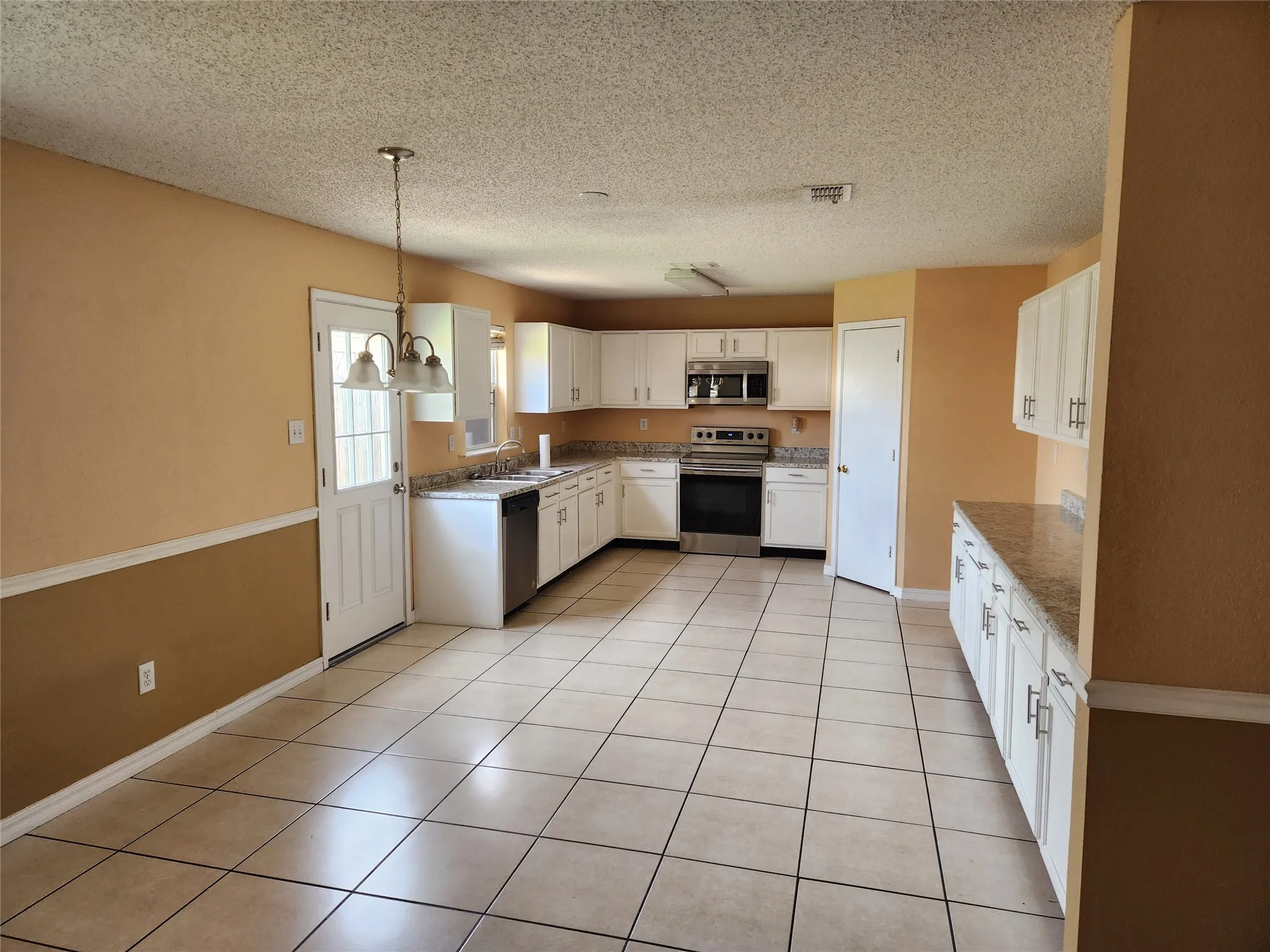 Single Family Residence For Rent in Tarrant County , 9132 Penny Lane, Fort Worth, Texas 76123, 5 Bedroom, 3 Bathroom, 2 Garage spaces, 3,588 Sqft, built in 2006, mls#21394602, Real Estate Agent in Fort Worth, Homes For Rent in Tarrant county, Homes For Rent in Fort Worth, Realtor in Fort Worth Texas, Real Estate Brokerage Independent Realty Texas, Luminita Cordes Realtor