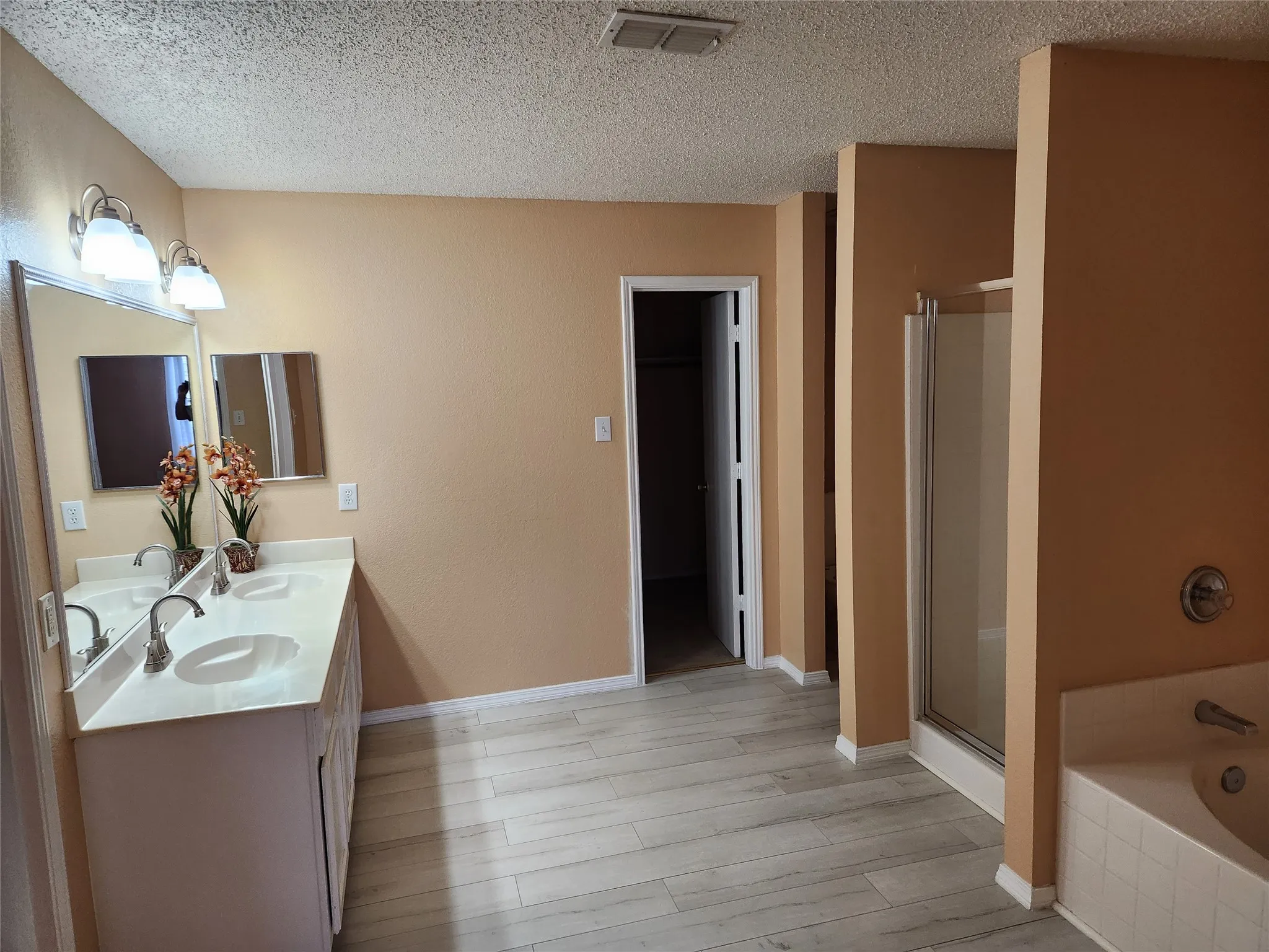 Single Family Residence For Rent in Tarrant County , 9132 Penny Lane, Fort Worth, Texas 76123, 5 Bedroom, 3 Bathroom, 2 Garage spaces, 3,588 Sqft, built in 2006, mls#21394602, Real Estate Agent in Fort Worth, Homes For Rent in Tarrant county, Homes For Rent in Fort Worth, Realtor in Fort Worth Texas, Real Estate Brokerage Independent Realty Texas, Luminita Cordes Realtor