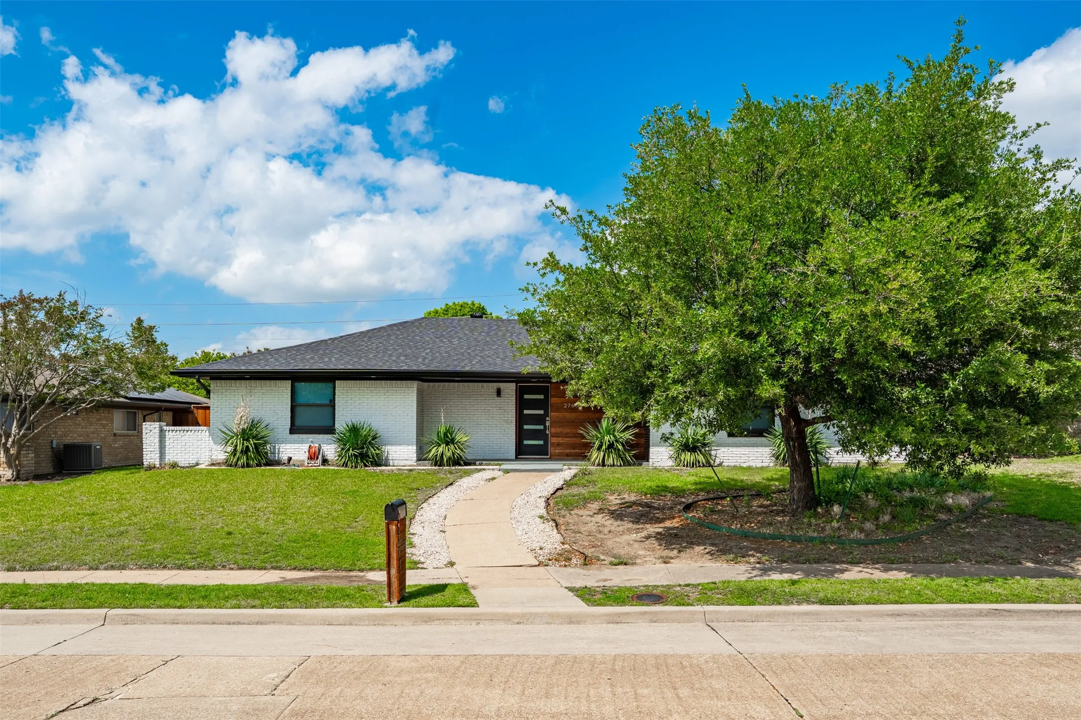 Single Family Residence For Sale in Collin County , 2760 N Hillbrier Circle, Plano, Texas 75075, 3 Bedroom, 2 Bathroom, 2 Garage spaces, 1,908 Sqft, built in 1974, mls#21385644, Real Estate Agent in Plano, Homes For Sale in Collin county, Homes For Sale in Plano, Realtor in Plano Texas, Real Estate Brokerage Independent Realty Texas, Luminita Cordes Realtor