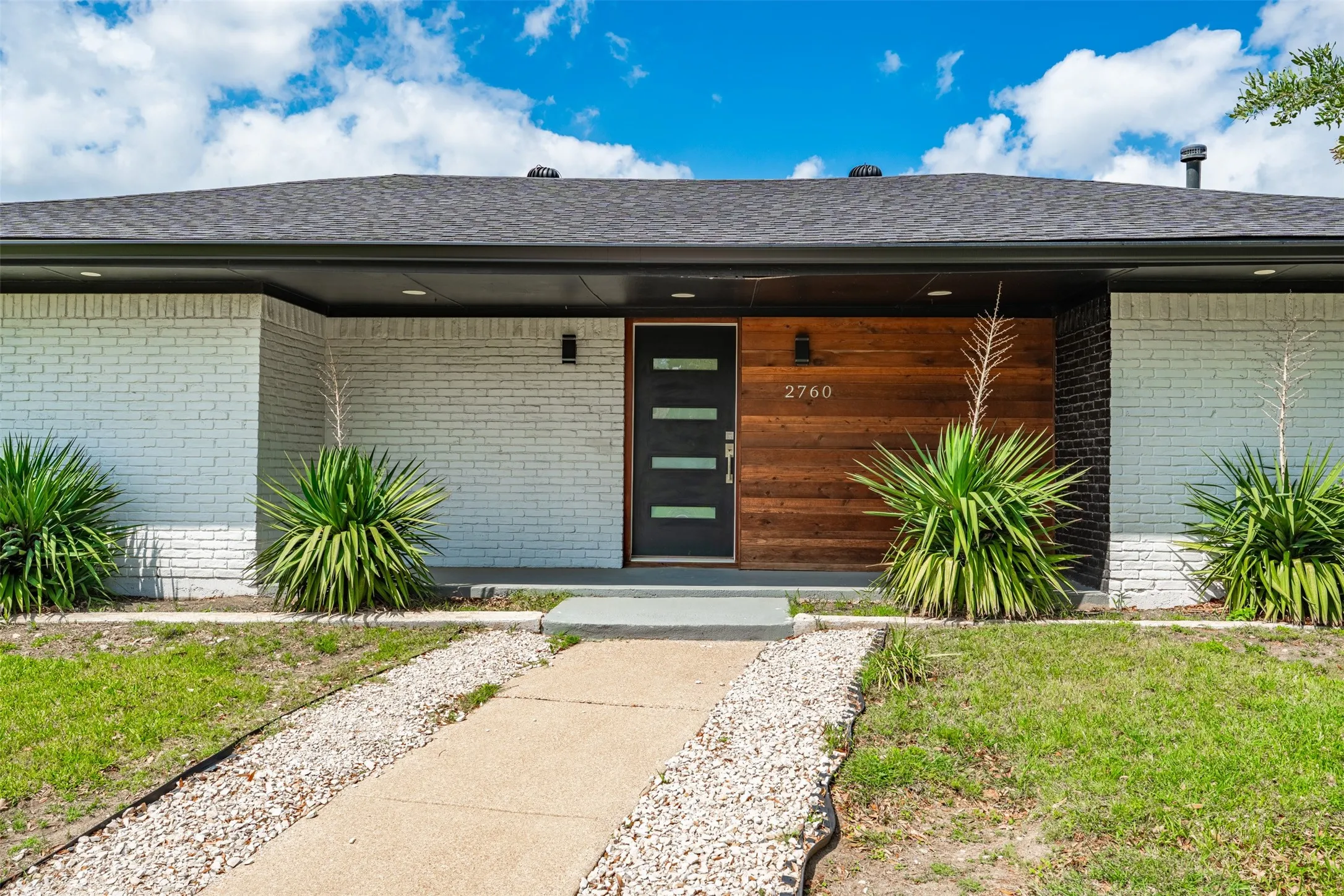 Single Family Residence For Sale in Collin County , 2760 N Hillbrier Circle, Plano, Texas 75075, 3 Bedroom, 2 Bathroom, 2 Garage spaces, 1,908 Sqft, built in 1974, mls#21385644, Real Estate Agent in Plano, Homes For Sale in Collin county, Homes For Sale in Plano, Realtor in Plano Texas, Real Estate Brokerage Independent Realty Texas, Luminita Cordes Realtor