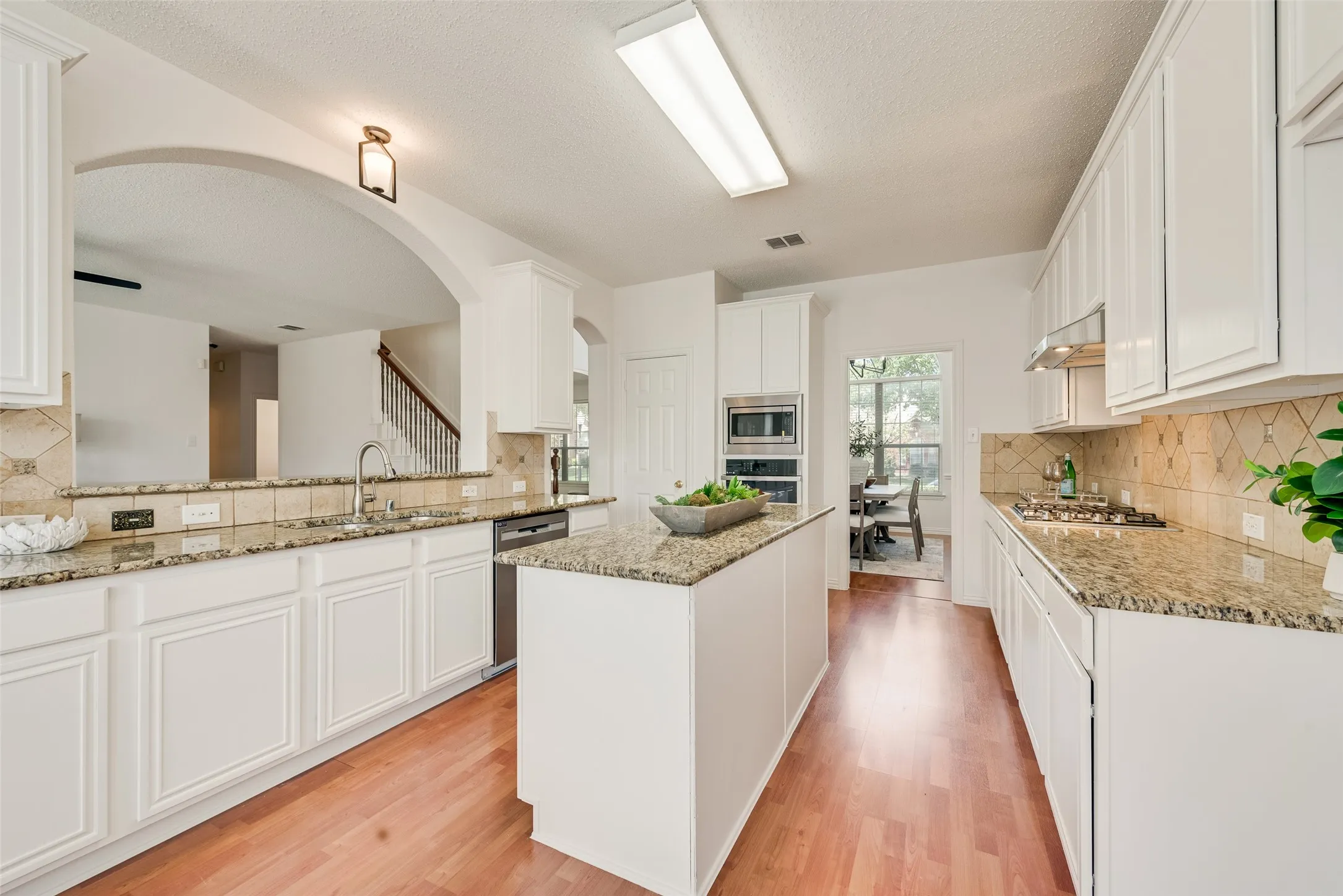 Single Family Residence For Rent in Collin County , 3612 Bonita Drive, Plano, Texas 75025, 4 Bedroom, 3 Bathroom, 2 Garage spaces, 3,054 Sqft, built in 2001, mls#21394603, Real Estate Agent in Plano, Homes For Rent in Collin county, Homes For Rent in Plano, Realtor in Plano Texas, Real Estate Brokerage Independent Realty Texas, Luminita Cordes Realtor