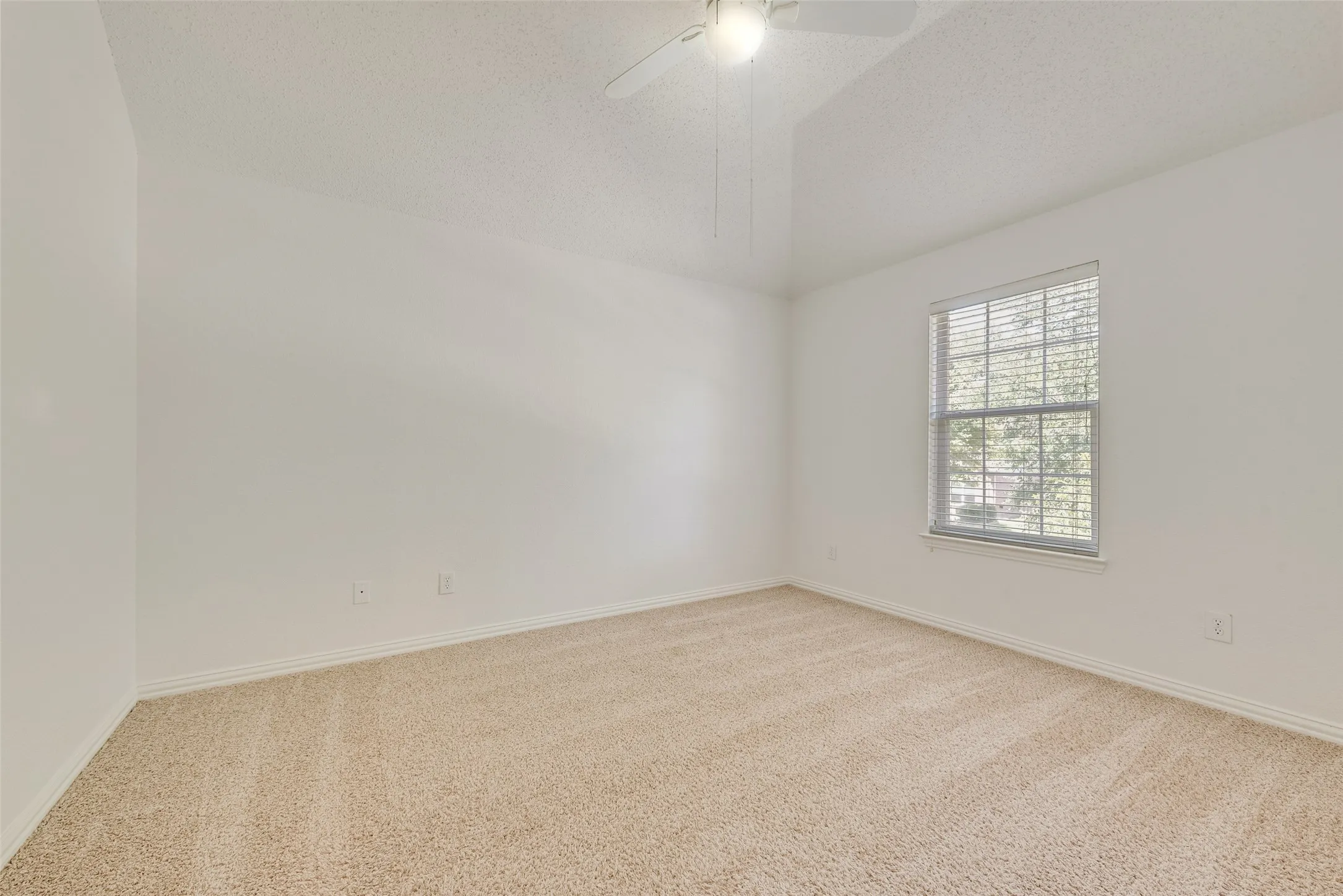 Single Family Residence For Rent in Collin County , 3612 Bonita Drive, Plano, Texas 75025, 4 Bedroom, 3 Bathroom, 2 Garage spaces, 3,054 Sqft, built in 2001, mls#21394603, Real Estate Agent in Plano, Homes For Rent in Collin county, Homes For Rent in Plano, Realtor in Plano Texas, Real Estate Brokerage Independent Realty Texas, Luminita Cordes Realtor