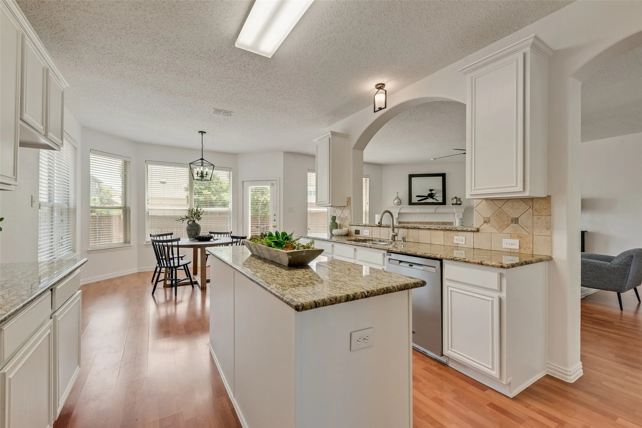 Single Family Residence For Rent in Collin County , 3612 Bonita Drive, Plano, Texas 75025, 4 Bedroom, 3 Bathroom, 2 Garage spaces, 3,054 Sqft, built in 2001, mls#21394603, Real Estate Agent in Plano, Homes For Rent in Collin county, Homes For Rent in Plano, Realtor in Plano Texas, Real Estate Brokerage Independent Realty Texas, Luminita Cordes Realtor