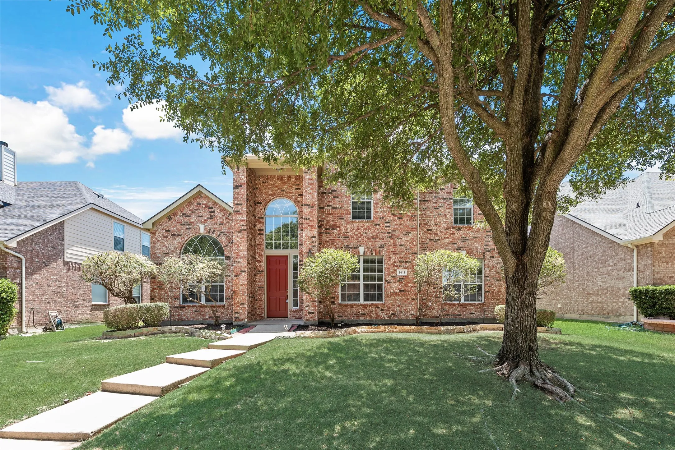 Single Family Residence For Rent in Collin County , 3612 Bonita Drive, Plano, Texas 75025, 4 Bedroom, 3 Bathroom, 2 Garage spaces, 3,054 Sqft, built in 2001, mls#21394603, Real Estate Agent in Plano, Homes For Rent in Collin county, Homes For Rent in Plano, Realtor in Plano Texas, Real Estate Brokerage Independent Realty Texas, Luminita Cordes Realtor