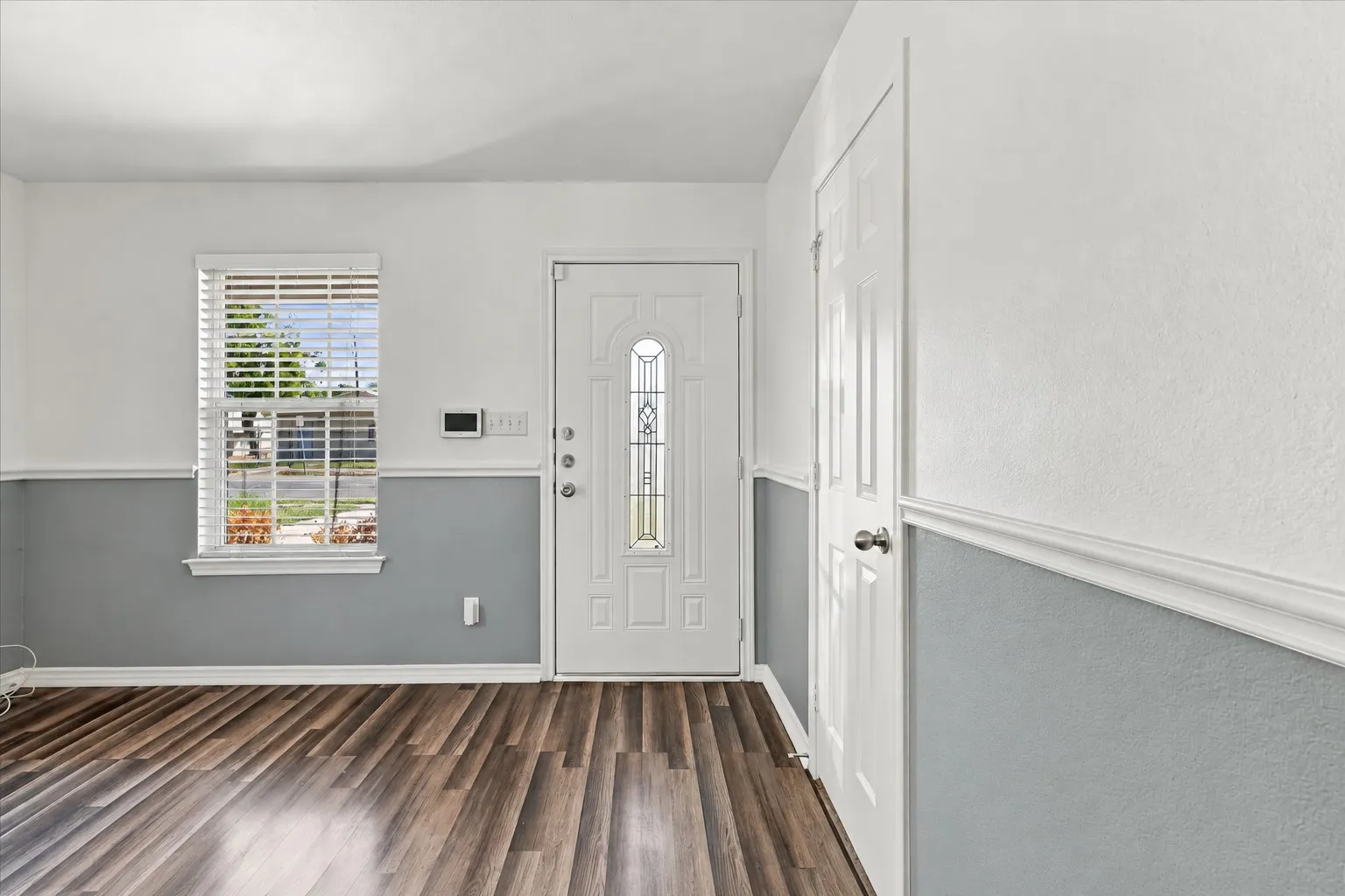 Single Family Residence For Rent in Grayson County , 1614 S Montgomery Street, Sherman, Texas 75090, 3 Bedroom, 2 Bathroom, Garage spaces, 1,148 Sqft, built in 2008, mls#21392190, Real Estate Agent in Sherman, Homes For Rent in Grayson county, Homes For Rent in Sherman, Realtor in Sherman Texas, Real Estate Brokerage Independent Realty Texas, Luminita Cordes Realtor