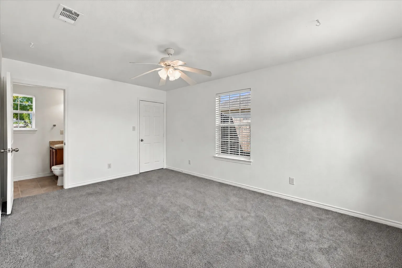 Single Family Residence For Rent in Grayson County , 1614 S Montgomery Street, Sherman, Texas 75090, 3 Bedroom, 2 Bathroom, Garage spaces, 1,148 Sqft, built in 2008, mls#21392190, Real Estate Agent in Sherman, Homes For Rent in Grayson county, Homes For Rent in Sherman, Realtor in Sherman Texas, Real Estate Brokerage Independent Realty Texas, Luminita Cordes Realtor