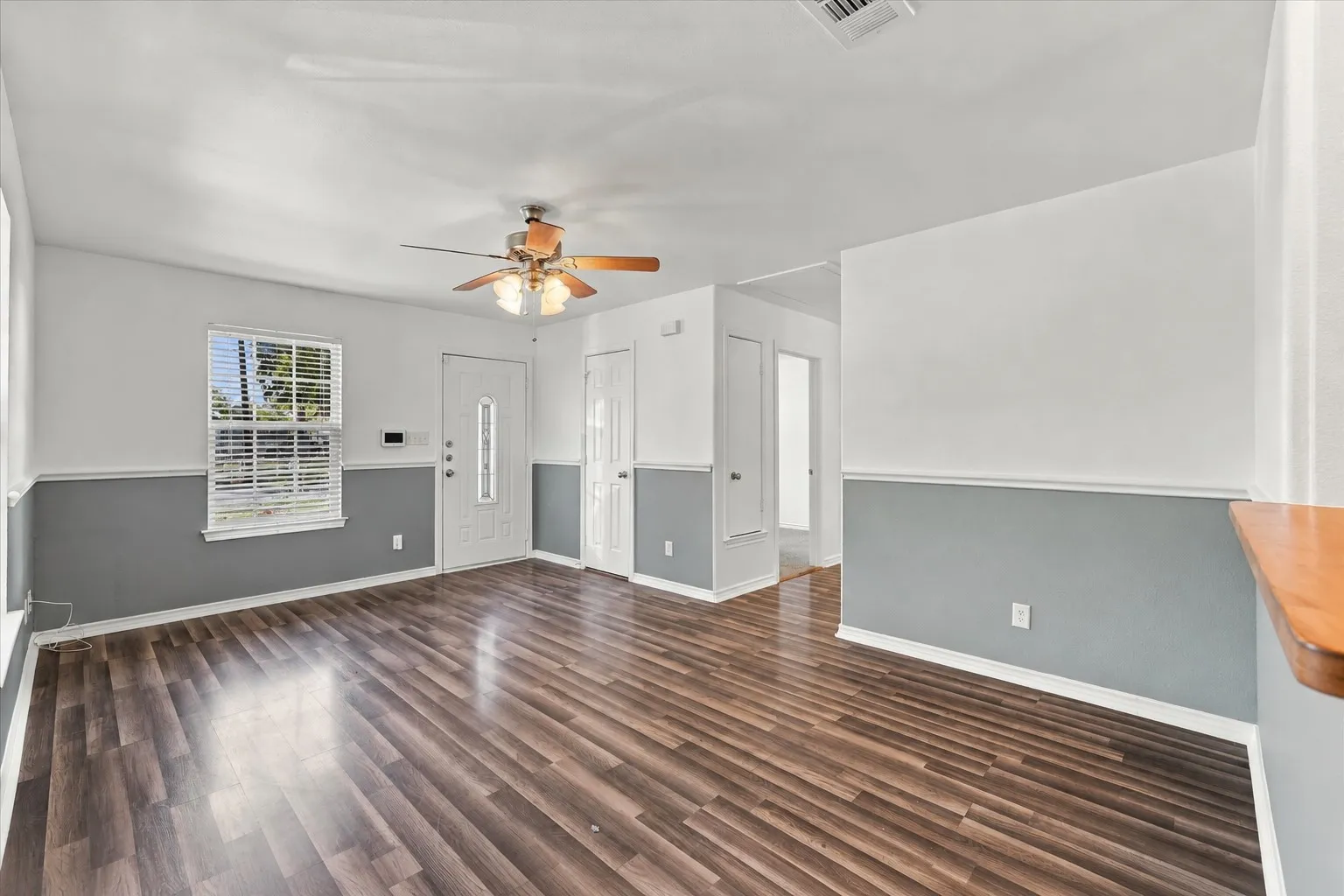 Single Family Residence For Rent in Grayson County , 1614 S Montgomery Street, Sherman, Texas 75090, 3 Bedroom, 2 Bathroom, Garage spaces, 1,148 Sqft, built in 2008, mls#21392190, Real Estate Agent in Sherman, Homes For Rent in Grayson county, Homes For Rent in Sherman, Realtor in Sherman Texas, Real Estate Brokerage Independent Realty Texas, Luminita Cordes Realtor