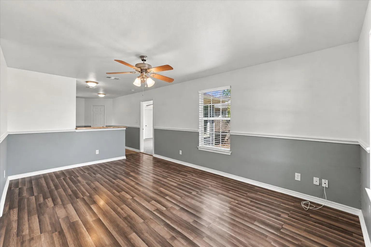 Single Family Residence For Rent in Grayson County , 1614 S Montgomery Street, Sherman, Texas 75090, 3 Bedroom, 2 Bathroom, Garage spaces, 1,148 Sqft, built in 2008, mls#21392190, Real Estate Agent in Sherman, Homes For Rent in Grayson county, Homes For Rent in Sherman, Realtor in Sherman Texas, Real Estate Brokerage Independent Realty Texas, Luminita Cordes Realtor