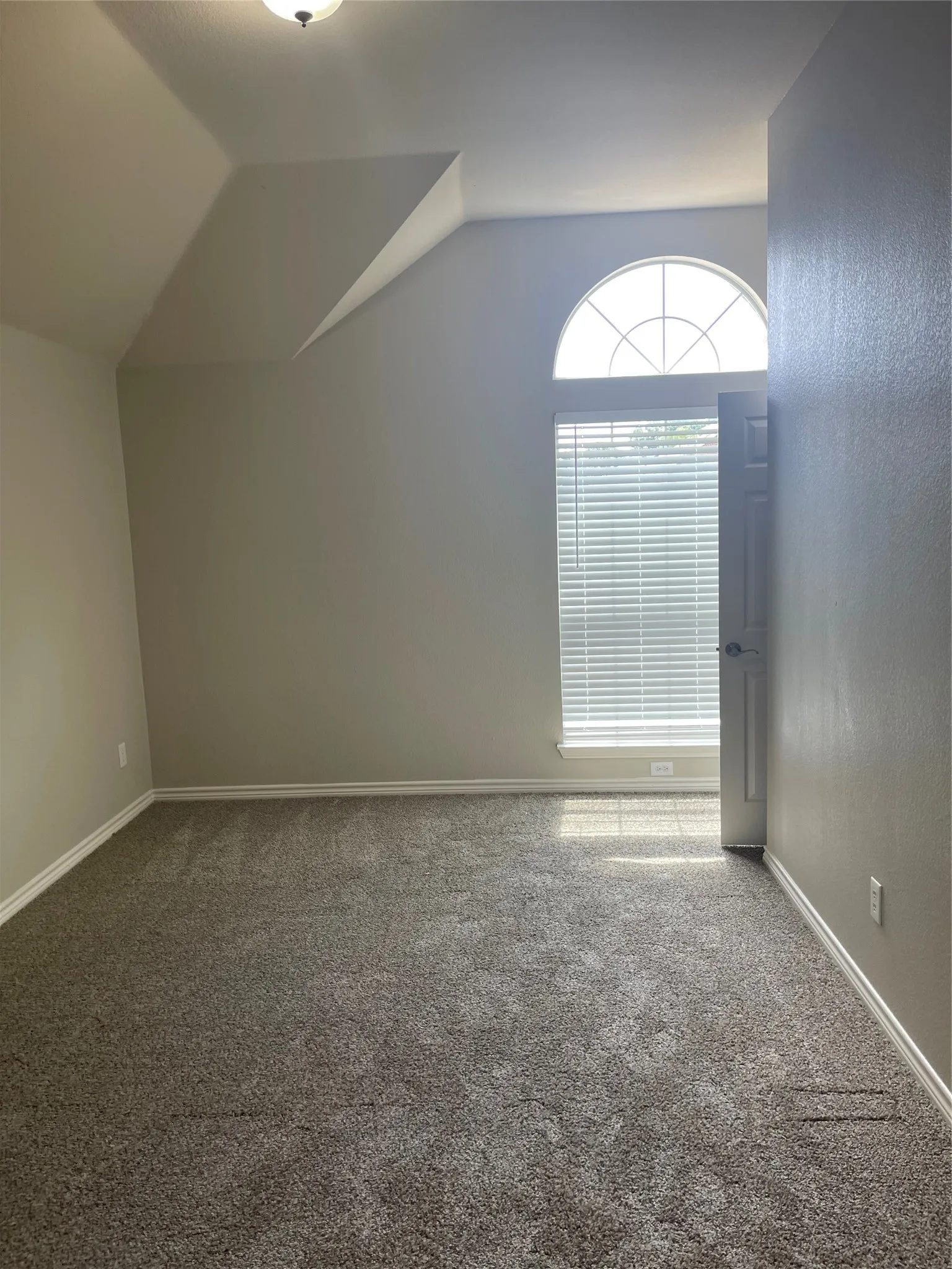 Single Family Residence For Rent in Tarrant County , 2740 Eastland Drive, Grand Prairie, Texas 75052, 5 Bedroom, 4 Bathroom, 2 Garage spaces, 3,855 Sqft, built in 2007, mls#21394116, Real Estate Agent in Grand Prairie, Homes For Rent in Tarrant county, Homes For Rent in Grand Prairie, Realtor in Grand Prairie Texas, Real Estate Brokerage Independent Realty Texas, Luminita Cordes Realtor