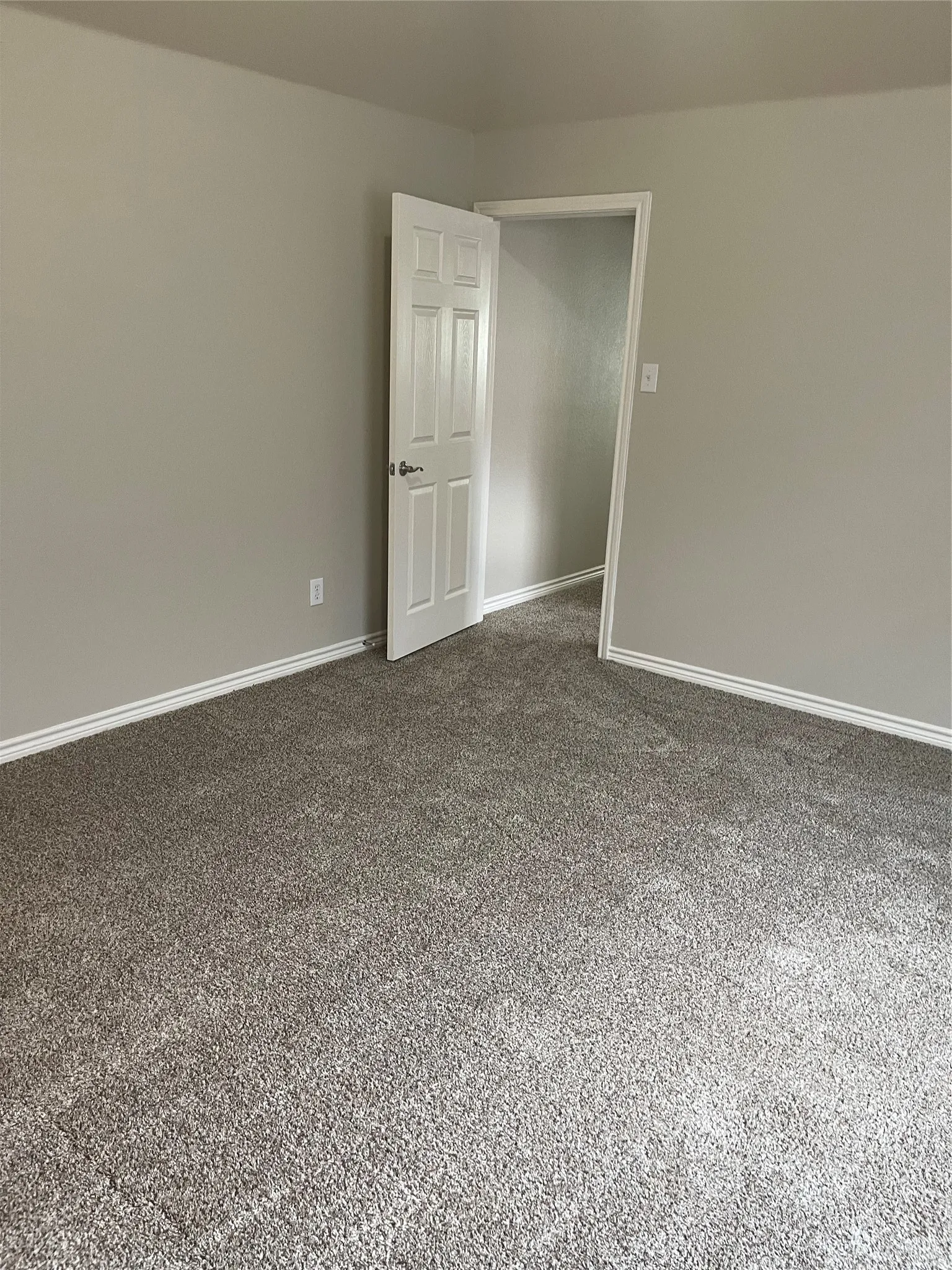 Single Family Residence For Rent in Tarrant County , 2740 Eastland Drive, Grand Prairie, Texas 75052, 5 Bedroom, 4 Bathroom, 2 Garage spaces, 3,855 Sqft, built in 2007, mls#21394116, Real Estate Agent in Grand Prairie, Homes For Rent in Tarrant county, Homes For Rent in Grand Prairie, Realtor in Grand Prairie Texas, Real Estate Brokerage Independent Realty Texas, Luminita Cordes Realtor