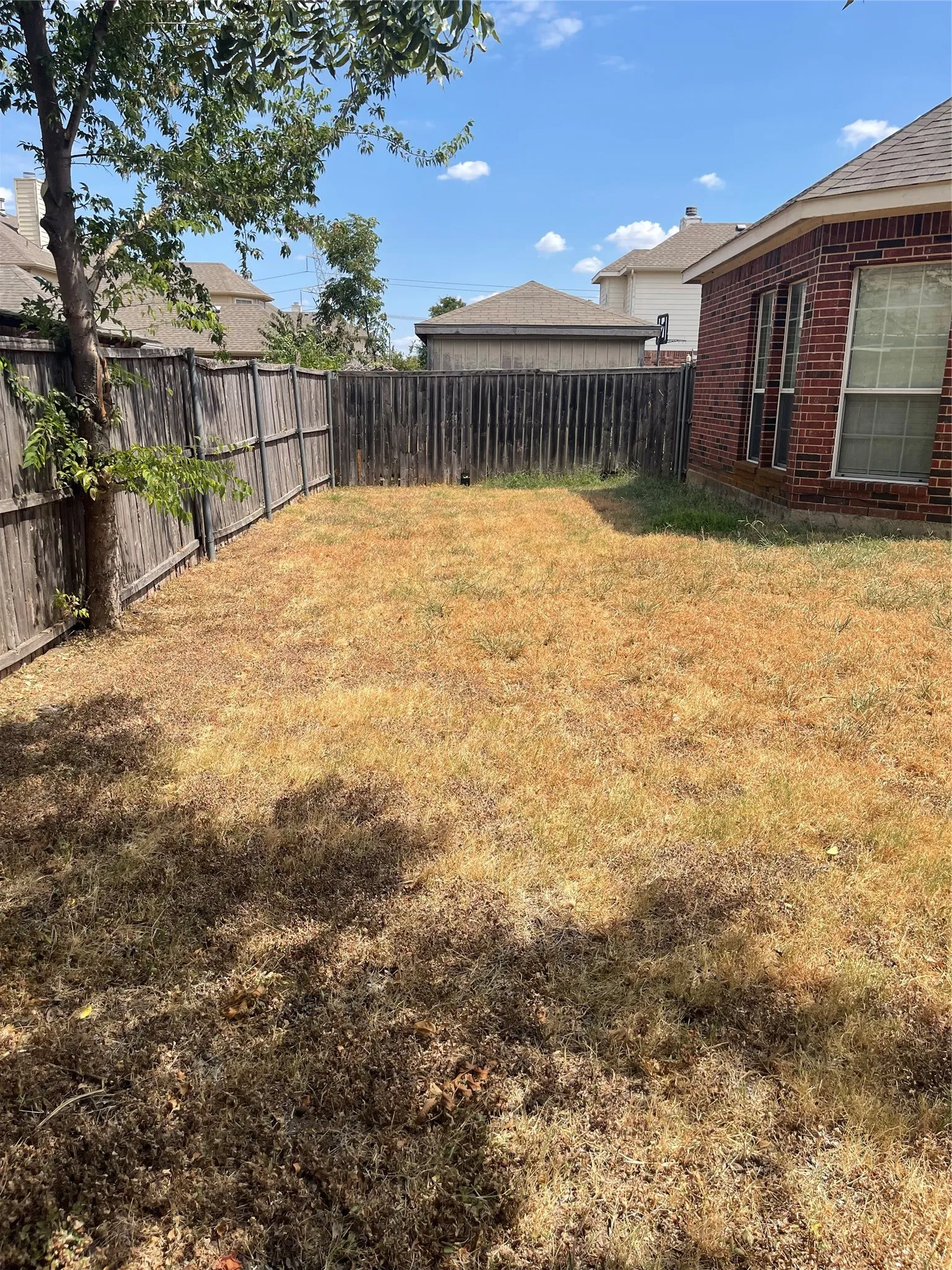 Single Family Residence For Rent in Tarrant County , 2740 Eastland Drive, Grand Prairie, Texas 75052, 5 Bedroom, 4 Bathroom, 2 Garage spaces, 3,855 Sqft, built in 2007, mls#21394116, Real Estate Agent in Grand Prairie, Homes For Rent in Tarrant county, Homes For Rent in Grand Prairie, Realtor in Grand Prairie Texas, Real Estate Brokerage Independent Realty Texas, Luminita Cordes Realtor