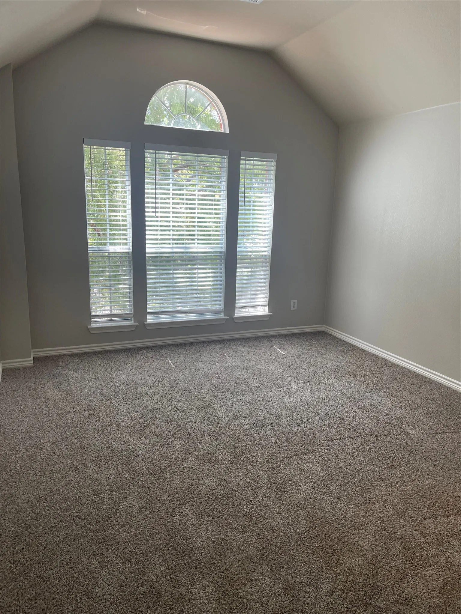 Single Family Residence For Rent in Tarrant County , 2740 Eastland Drive, Grand Prairie, Texas 75052, 5 Bedroom, 4 Bathroom, 2 Garage spaces, 3,855 Sqft, built in 2007, mls#21394116, Real Estate Agent in Grand Prairie, Homes For Rent in Tarrant county, Homes For Rent in Grand Prairie, Realtor in Grand Prairie Texas, Real Estate Brokerage Independent Realty Texas, Luminita Cordes Realtor