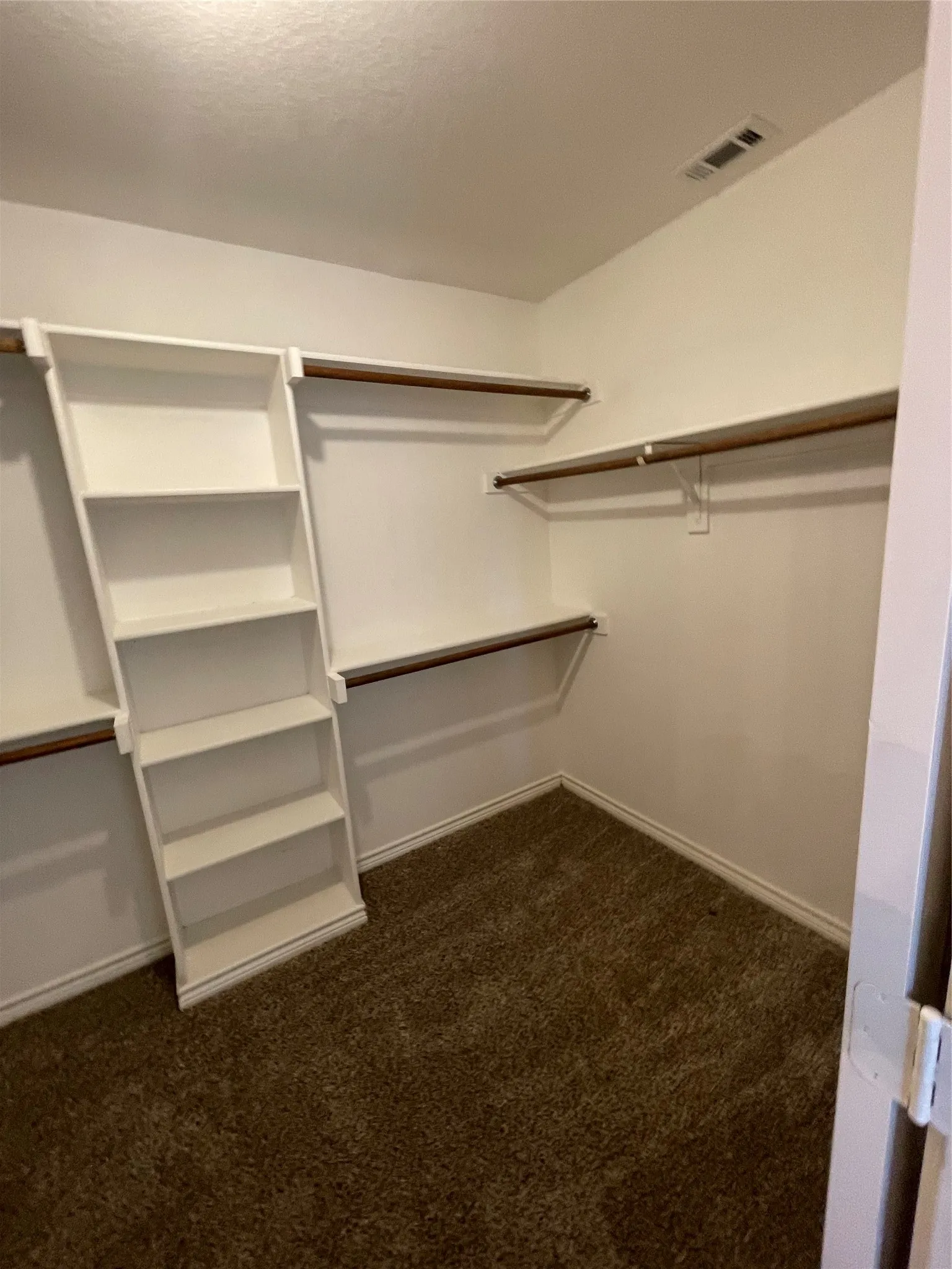Single Family Residence For Rent in Tarrant County , 2740 Eastland Drive, Grand Prairie, Texas 75052, 5 Bedroom, 4 Bathroom, 2 Garage spaces, 3,855 Sqft, built in 2007, mls#21394116, Real Estate Agent in Grand Prairie, Homes For Rent in Tarrant county, Homes For Rent in Grand Prairie, Realtor in Grand Prairie Texas, Real Estate Brokerage Independent Realty Texas, Luminita Cordes Realtor