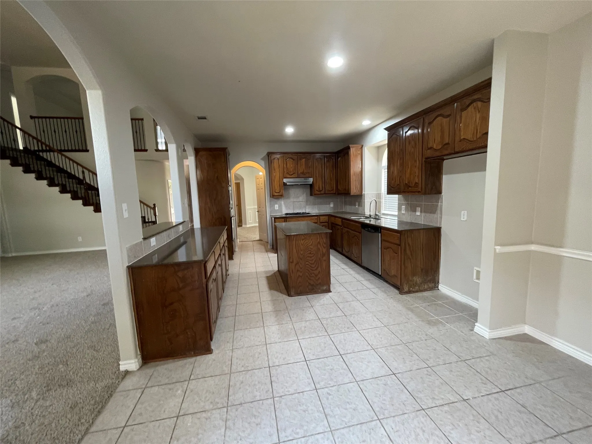 Single Family Residence For Rent in Tarrant County , 2740 Eastland Drive, Grand Prairie, Texas 75052, 5 Bedroom, 4 Bathroom, 2 Garage spaces, 3,855 Sqft, built in 2007, mls#21394116, Real Estate Agent in Grand Prairie, Homes For Rent in Tarrant county, Homes For Rent in Grand Prairie, Realtor in Grand Prairie Texas, Real Estate Brokerage Independent Realty Texas, Luminita Cordes Realtor
