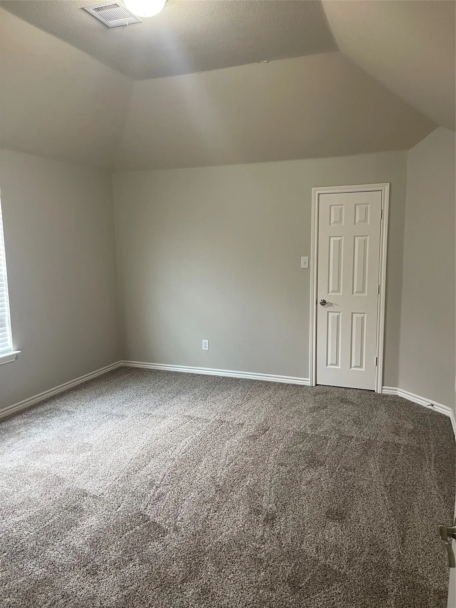Single Family Residence For Rent in Tarrant County , 2740 Eastland Drive, Grand Prairie, Texas 75052, 5 Bedroom, 4 Bathroom, 2 Garage spaces, 3,855 Sqft, built in 2007, mls#21394116, Real Estate Agent in Grand Prairie, Homes For Rent in Tarrant county, Homes For Rent in Grand Prairie, Realtor in Grand Prairie Texas, Real Estate Brokerage Independent Realty Texas, Luminita Cordes Realtor