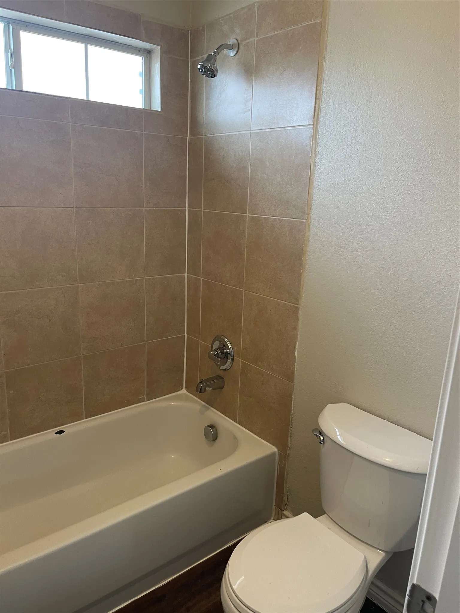 Single Family Residence For Rent in Tarrant County , 2740 Eastland Drive, Grand Prairie, Texas 75052, 5 Bedroom, 4 Bathroom, 2 Garage spaces, 3,855 Sqft, built in 2007, mls#21394116, Real Estate Agent in Grand Prairie, Homes For Rent in Tarrant county, Homes For Rent in Grand Prairie, Realtor in Grand Prairie Texas, Real Estate Brokerage Independent Realty Texas, Luminita Cordes Realtor