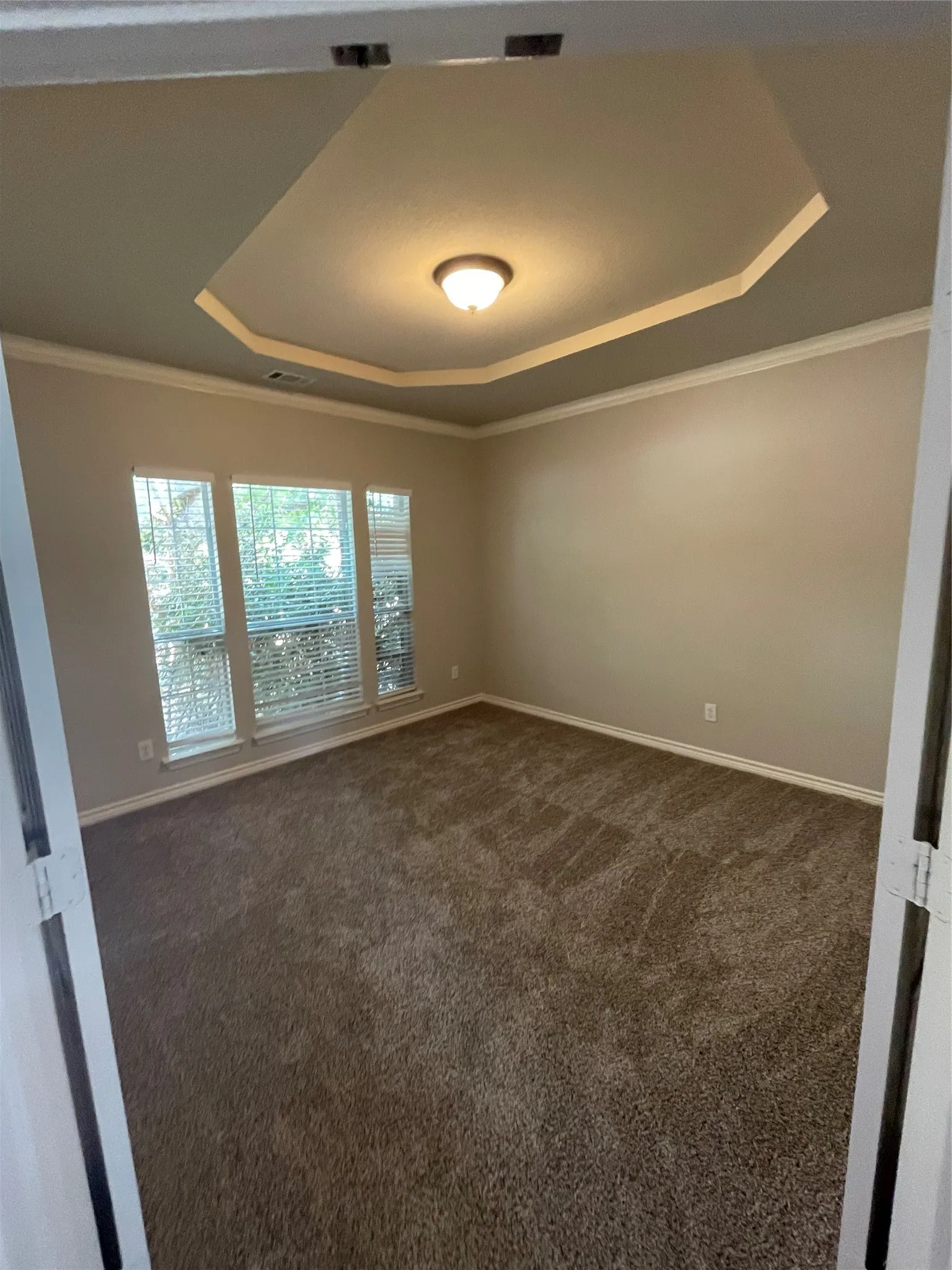 Single Family Residence For Rent in Tarrant County , 2740 Eastland Drive, Grand Prairie, Texas 75052, 5 Bedroom, 4 Bathroom, 2 Garage spaces, 3,855 Sqft, built in 2007, mls#21394116, Real Estate Agent in Grand Prairie, Homes For Rent in Tarrant county, Homes For Rent in Grand Prairie, Realtor in Grand Prairie Texas, Real Estate Brokerage Independent Realty Texas, Luminita Cordes Realtor