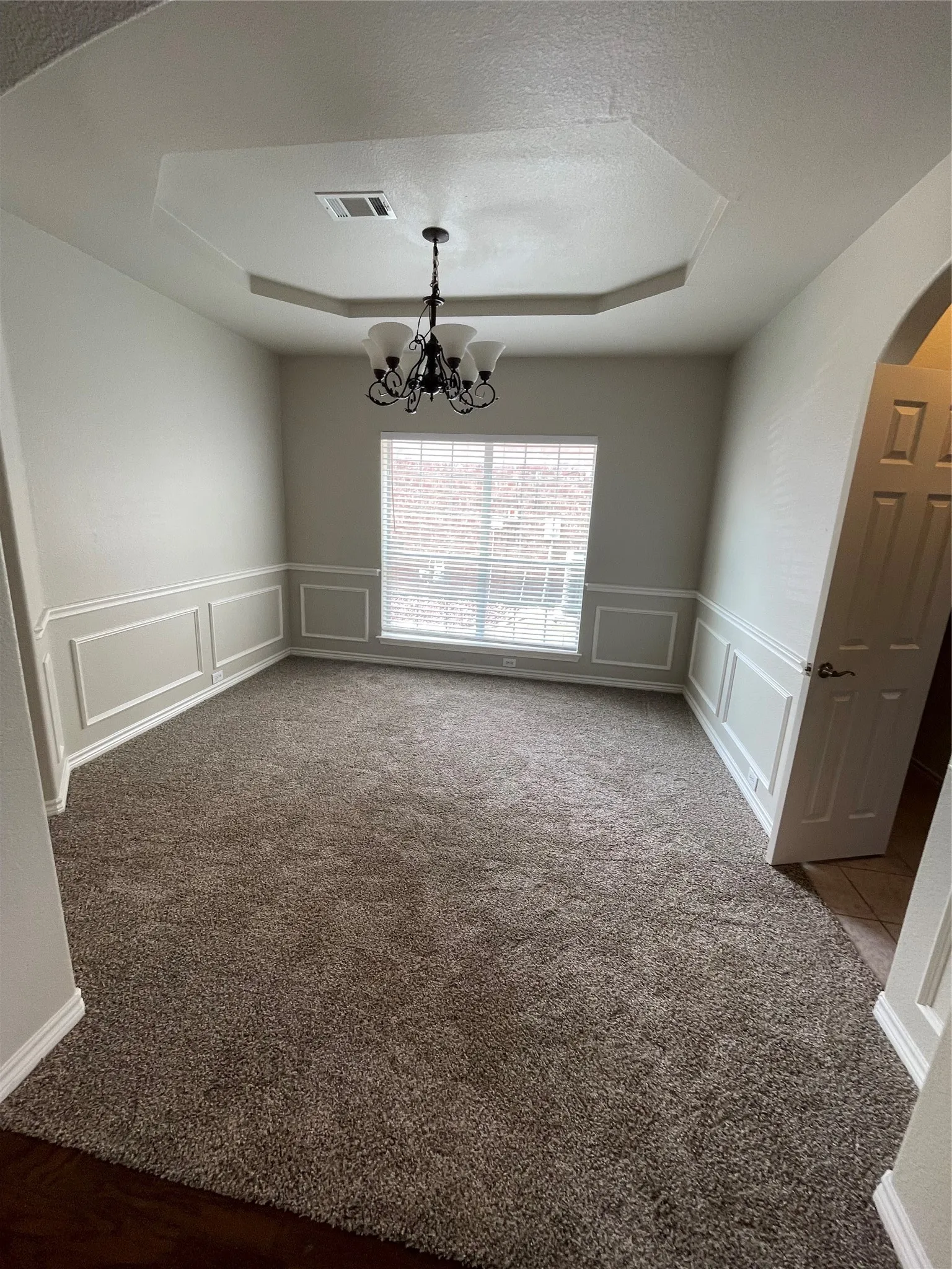 Single Family Residence For Rent in Tarrant County , 2740 Eastland Drive, Grand Prairie, Texas 75052, 5 Bedroom, 4 Bathroom, 2 Garage spaces, 3,855 Sqft, built in 2007, mls#21394116, Real Estate Agent in Grand Prairie, Homes For Rent in Tarrant county, Homes For Rent in Grand Prairie, Realtor in Grand Prairie Texas, Real Estate Brokerage Independent Realty Texas, Luminita Cordes Realtor