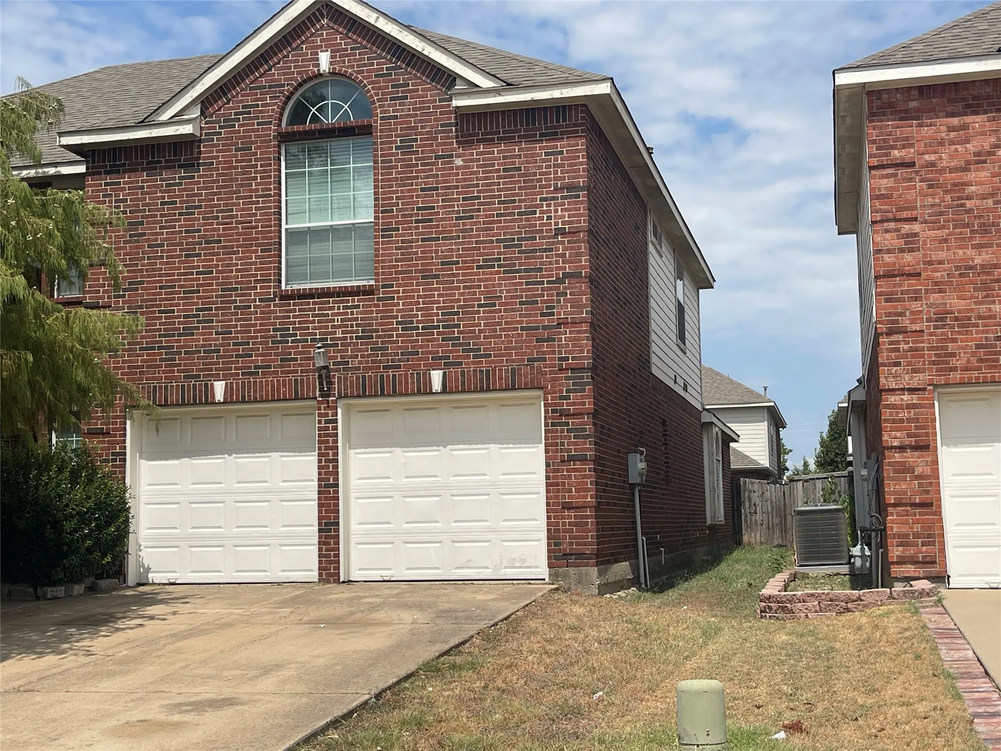 Single Family Residence For Rent in Tarrant County , 2740 Eastland Drive, Grand Prairie, Texas 75052, 5 Bedroom, 4 Bathroom, 2 Garage spaces, 3,855 Sqft, built in 2007, mls#21394116, Real Estate Agent in Grand Prairie, Homes For Rent in Tarrant county, Homes For Rent in Grand Prairie, Realtor in Grand Prairie Texas, Real Estate Brokerage Independent Realty Texas, Luminita Cordes Realtor