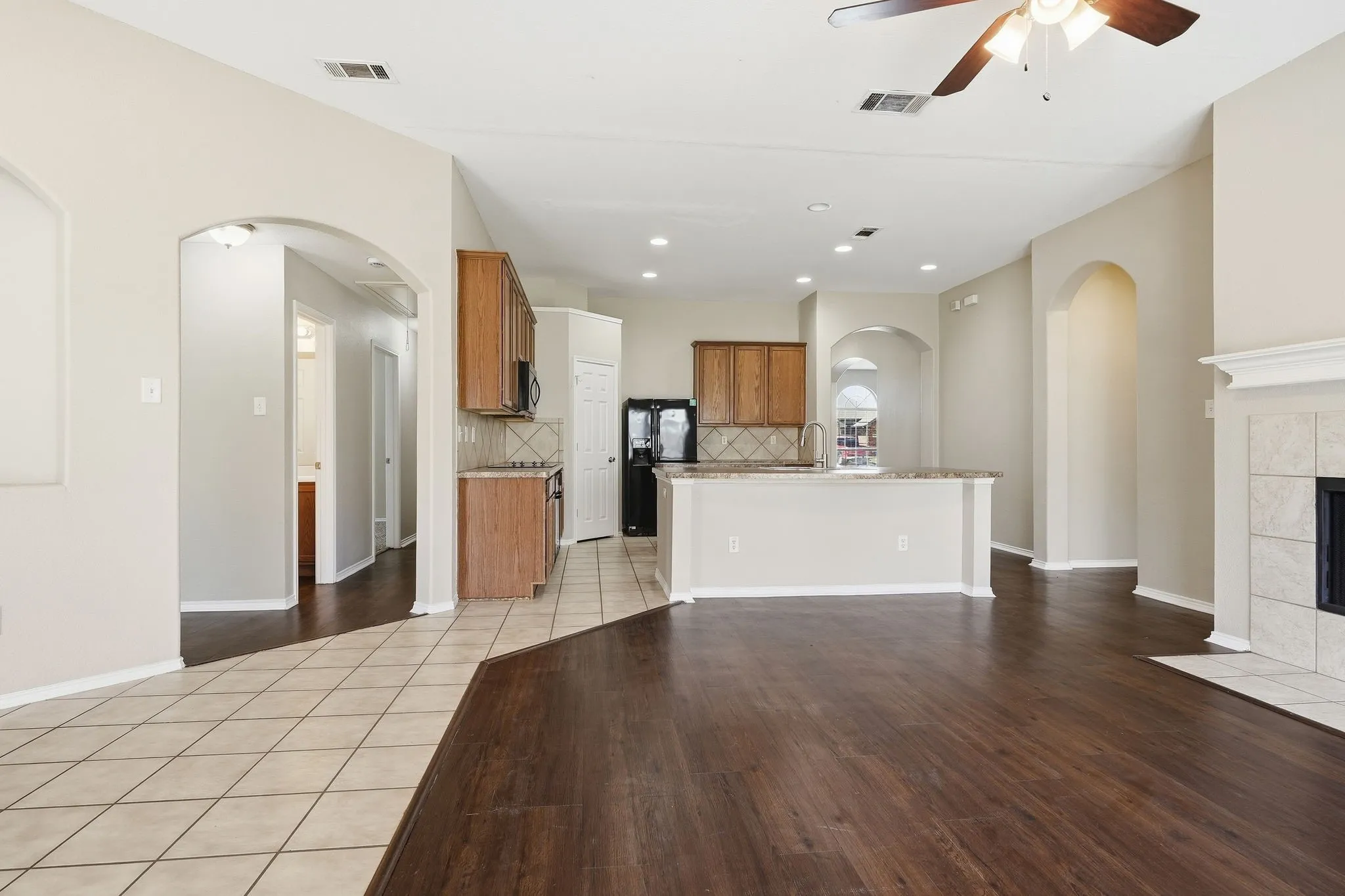 Single Family Residence For Sale in Denton County , 240 Cedar Crest Drive, Justin, Texas 76247, 4 Bedroom, 2 Bathroom, 2 Garage spaces, 2,266 Sqft, built in 2006, mls#21391661, Real Estate Agent in Justin, Homes For Sale in Denton county, Homes For Sale in Justin, Realtor in Justin Texas, Real Estate Brokerage Independent Realty Texas, Luminita Cordes Realtor